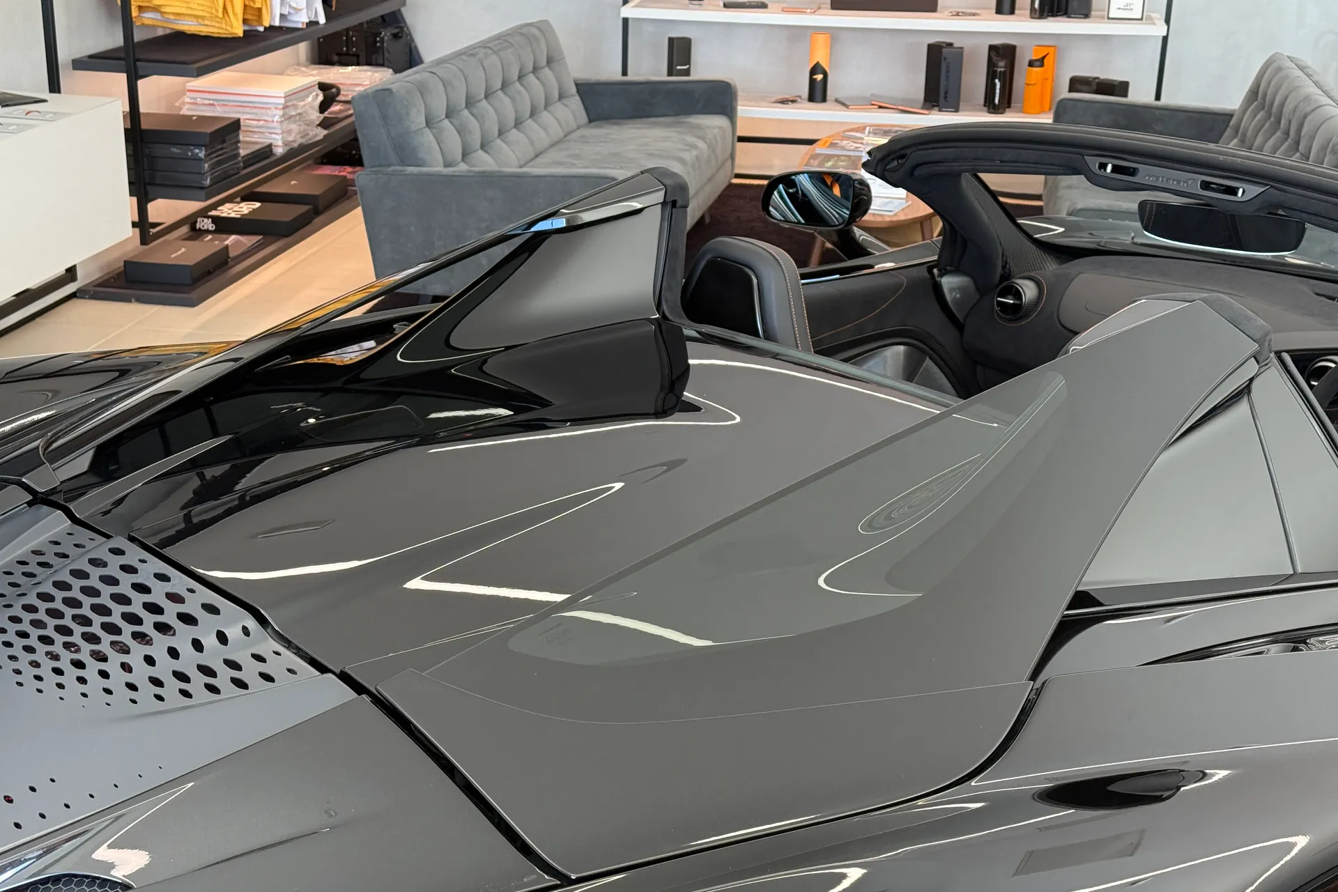 McLaren 750S thumbnail image number 16