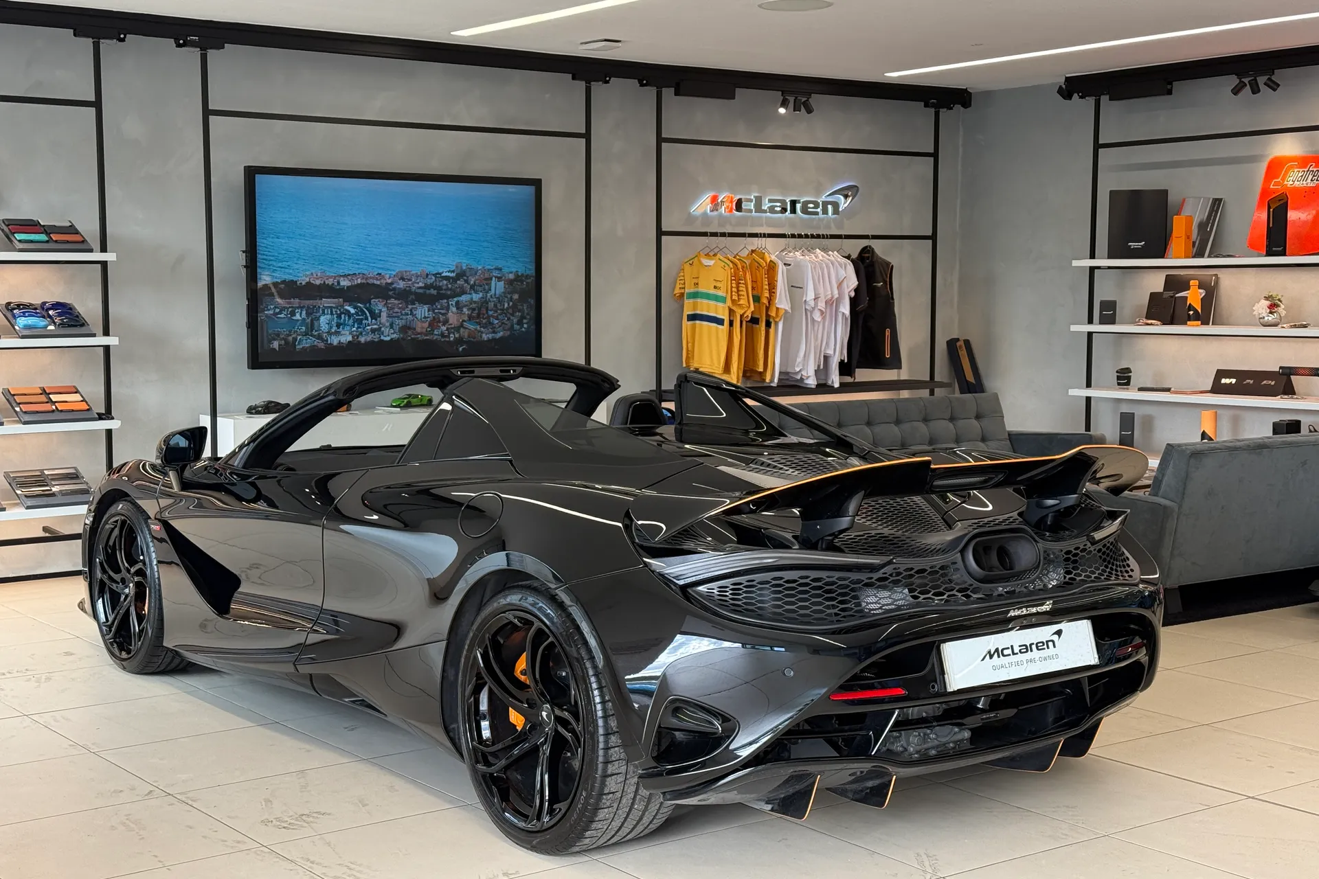 McLaren 750S thumbnail image number 42