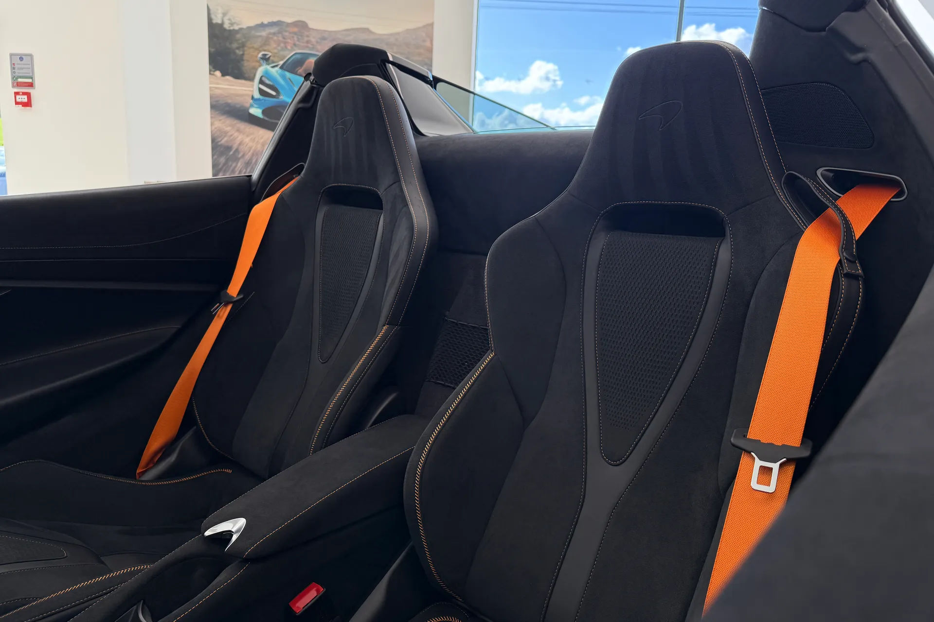 McLaren 750S thumbnail image number 17