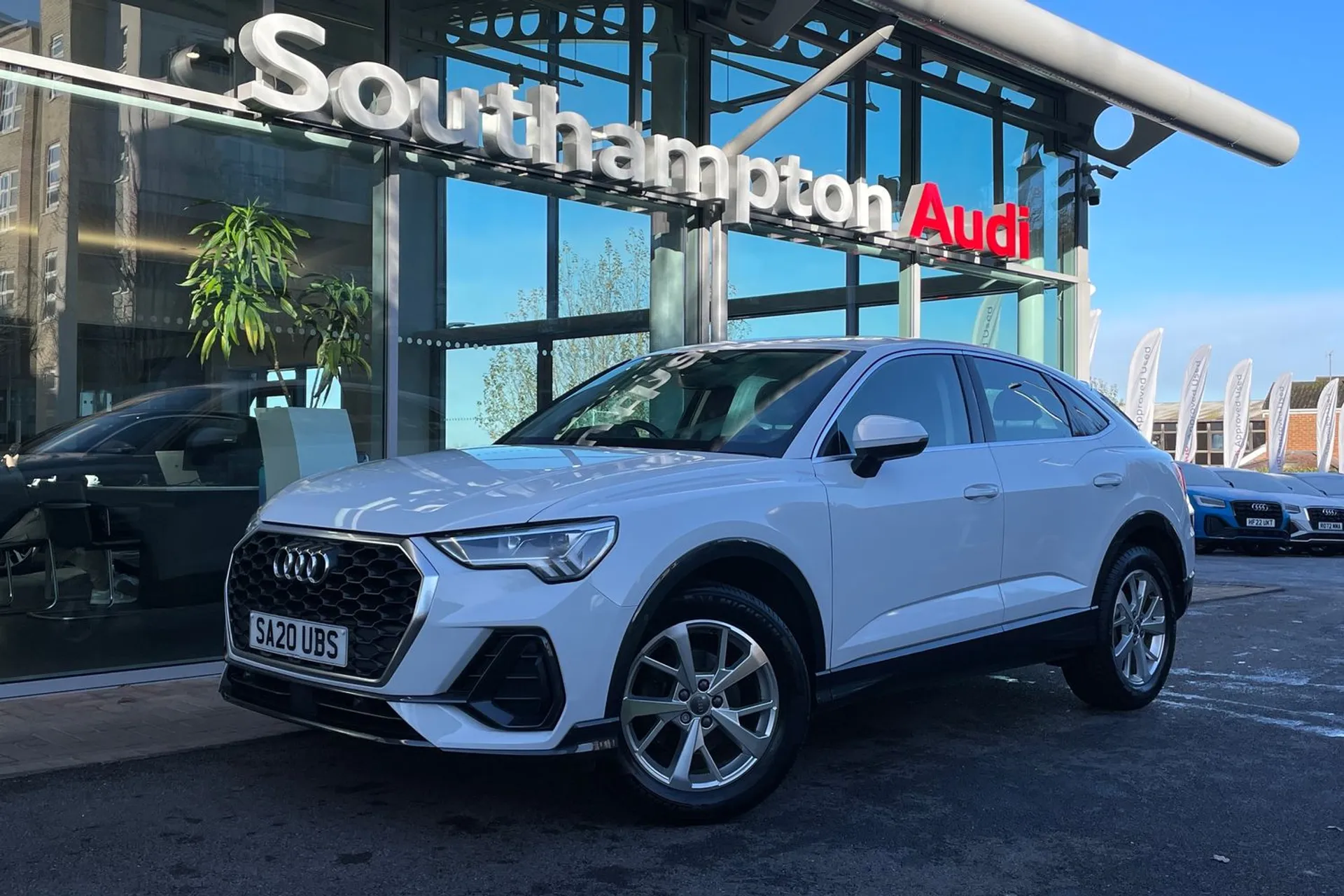 Audi Q3 thumbnail image number 9