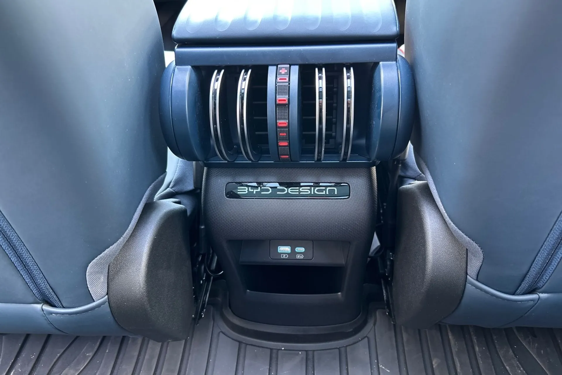 BYD ATTO 3 thumbnail image number 25