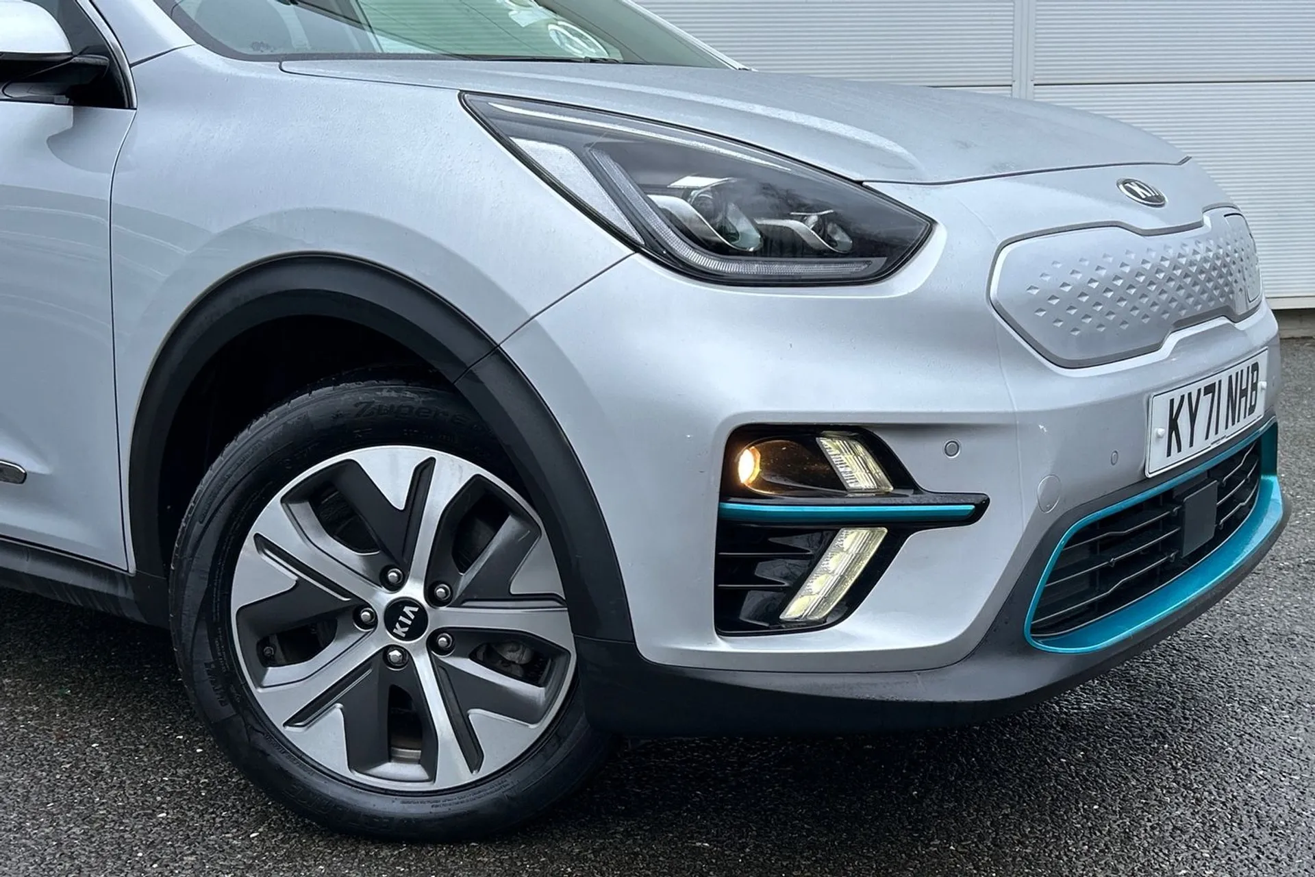 KIA E-NIRO thumbnail image number 32