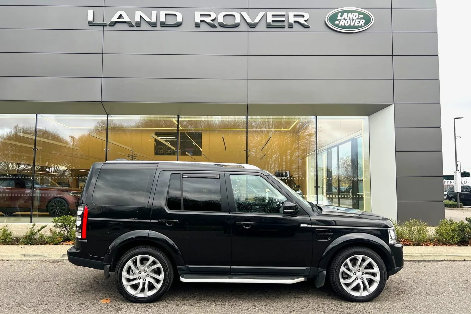 LAND ROVER DISCOVERY thumbnail image number 2