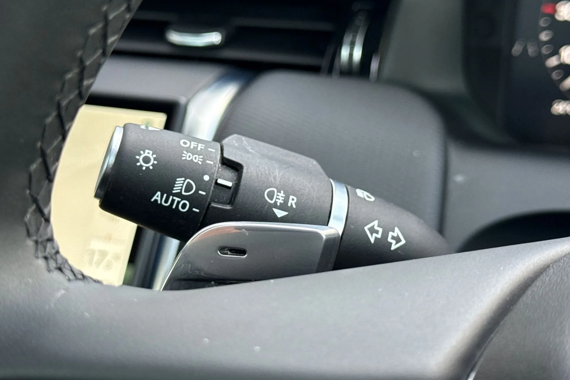 LAND ROVER DISCOVERY SPORT thumbnail image number 56