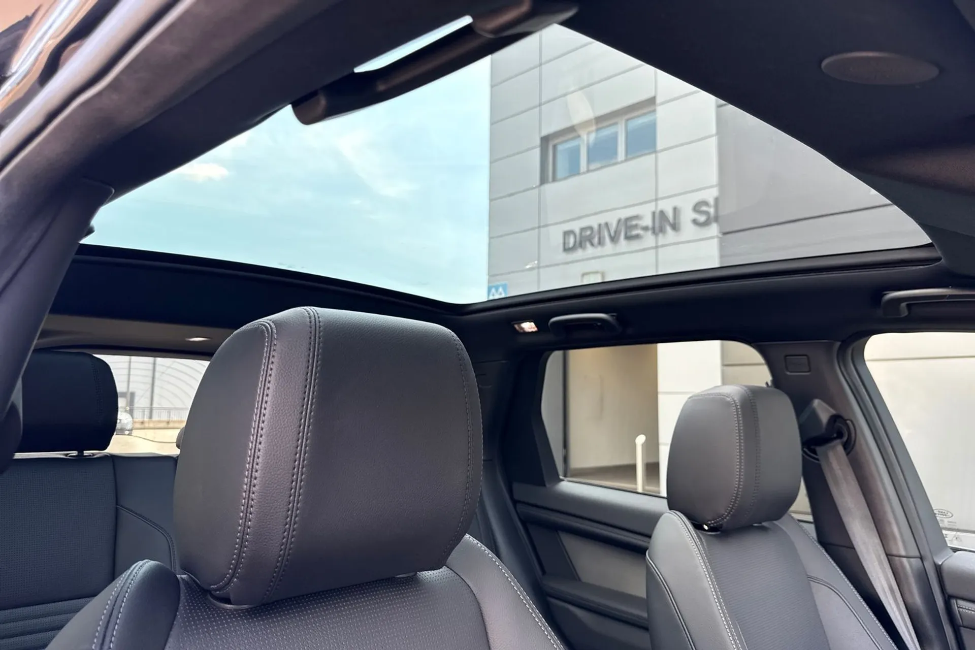 LAND ROVER DISCOVERY SPORT thumbnail image number 10