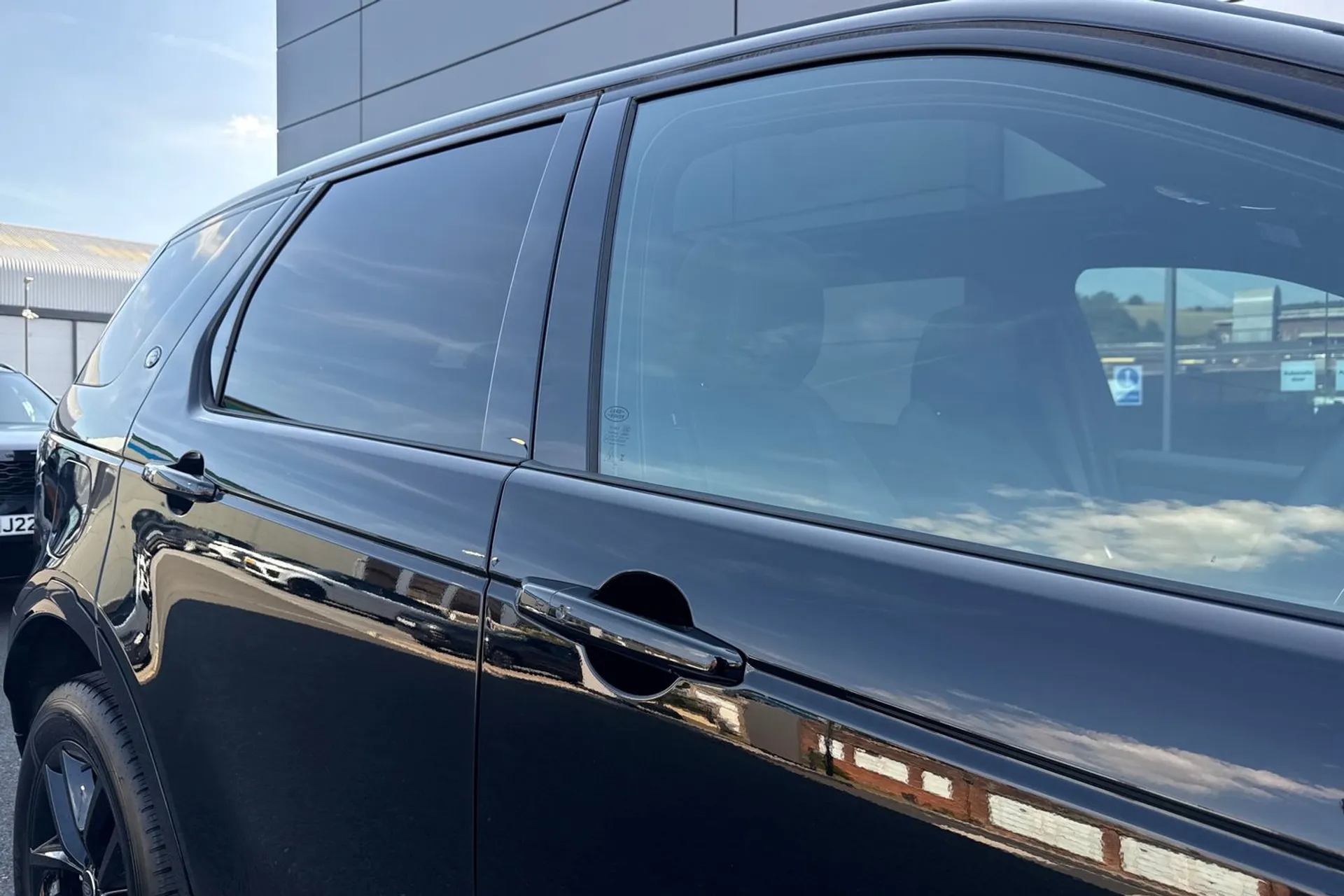 LAND ROVER DISCOVERY SPORT thumbnail image number 25
