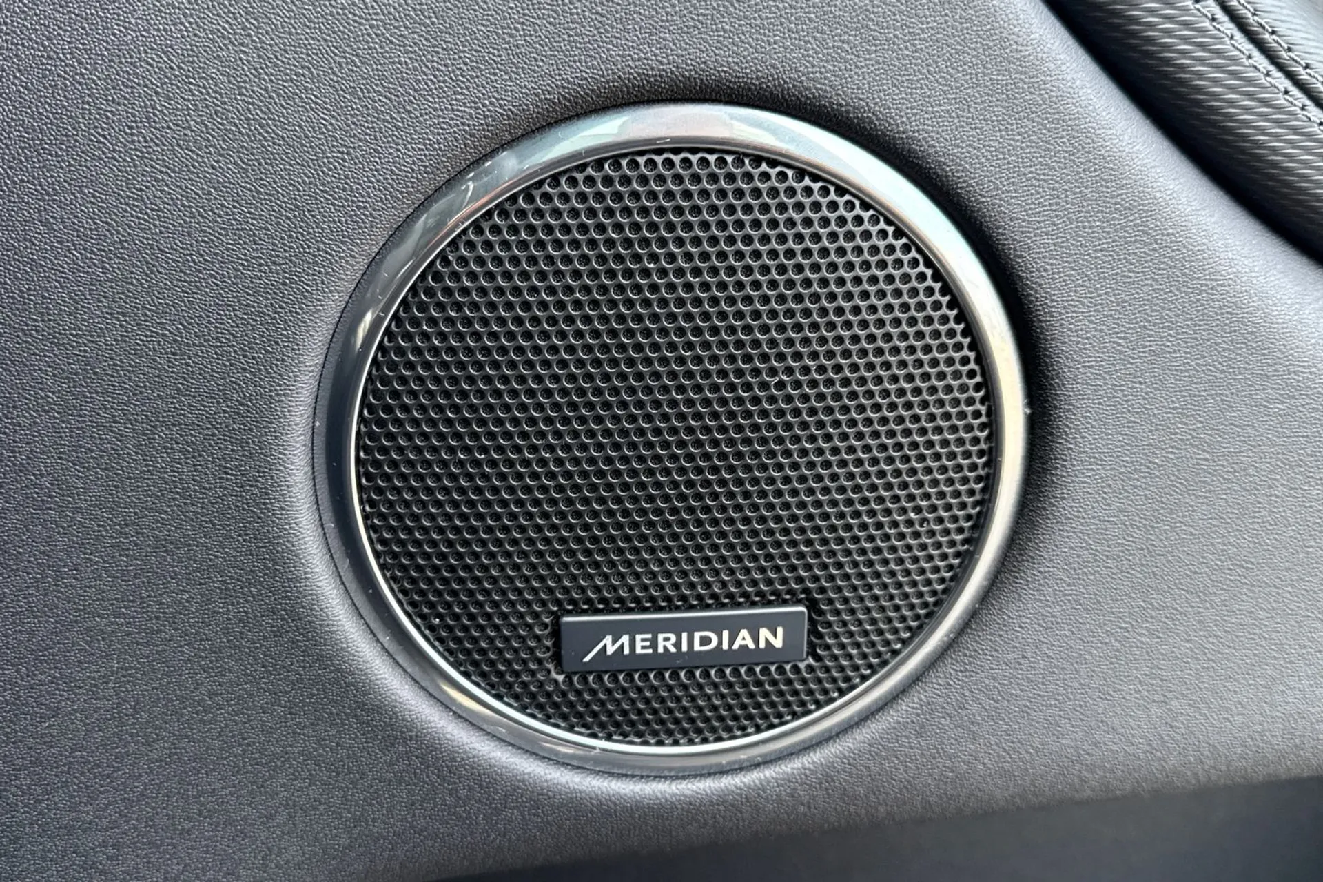 LAND ROVER DISCOVERY SPORT thumbnail image number 18