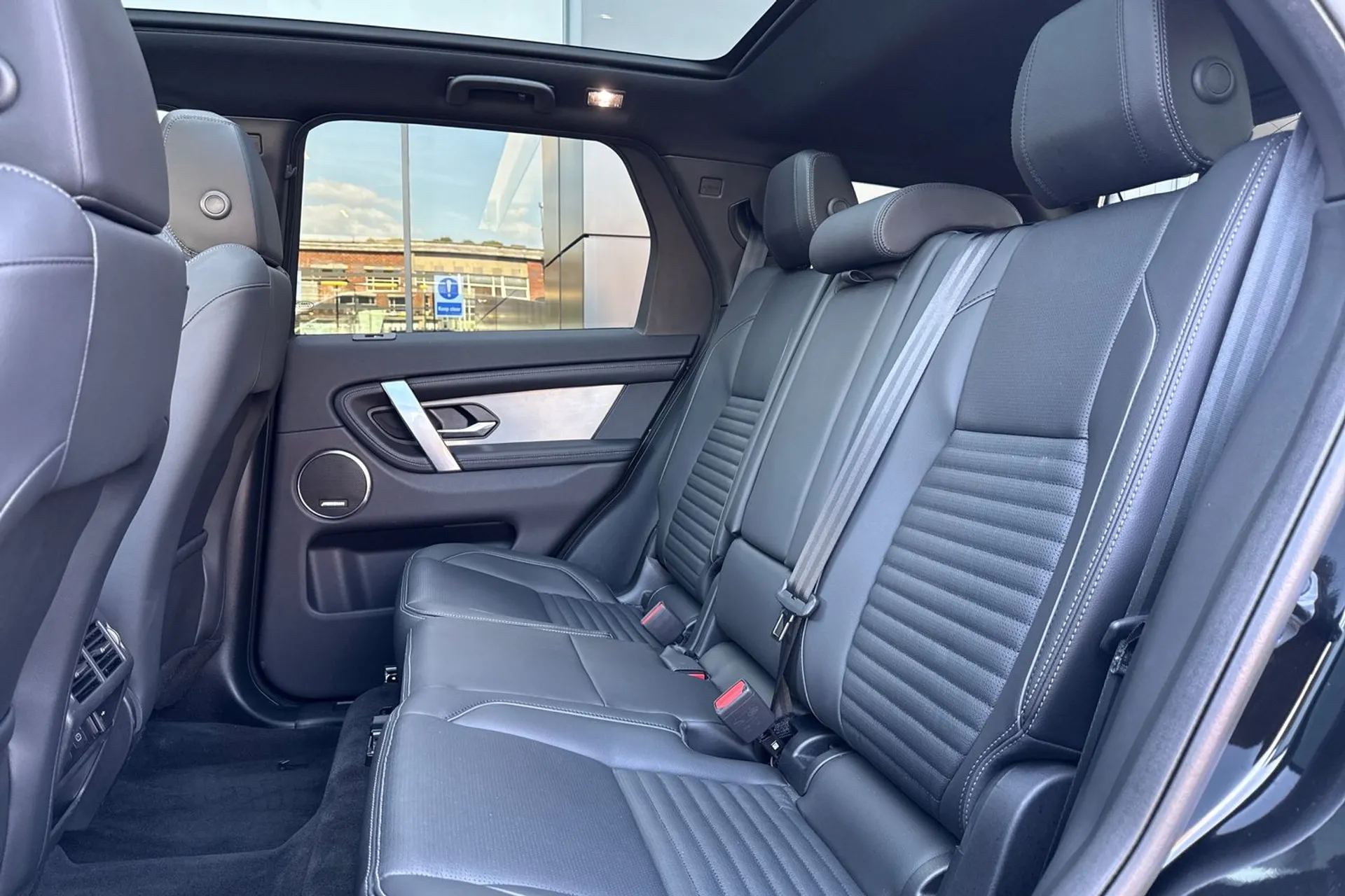 LAND ROVER DISCOVERY SPORT thumbnail image number 45