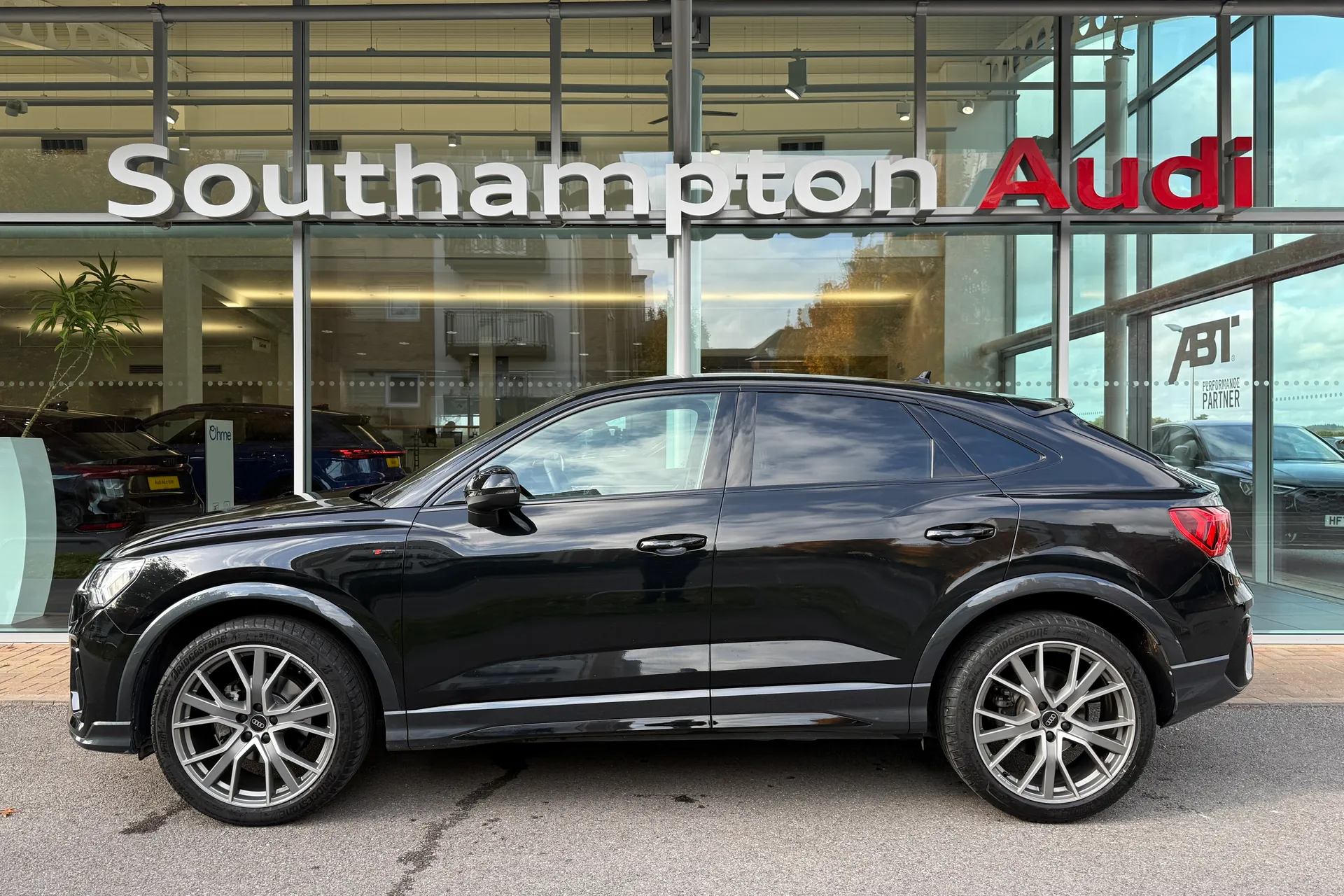 Audi Q3 thumbnail image number 41