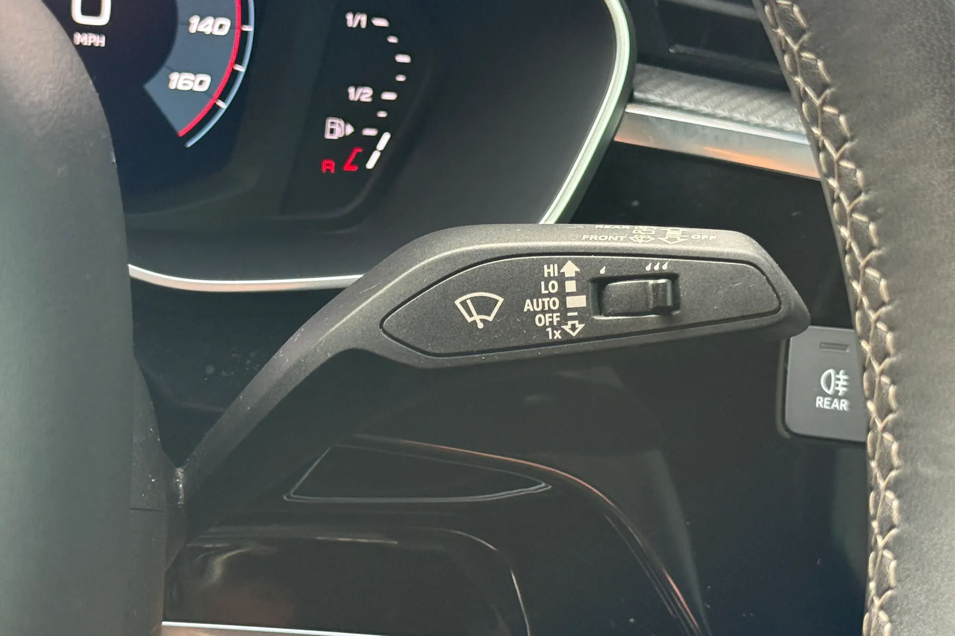Audi Q3 thumbnail image number 9