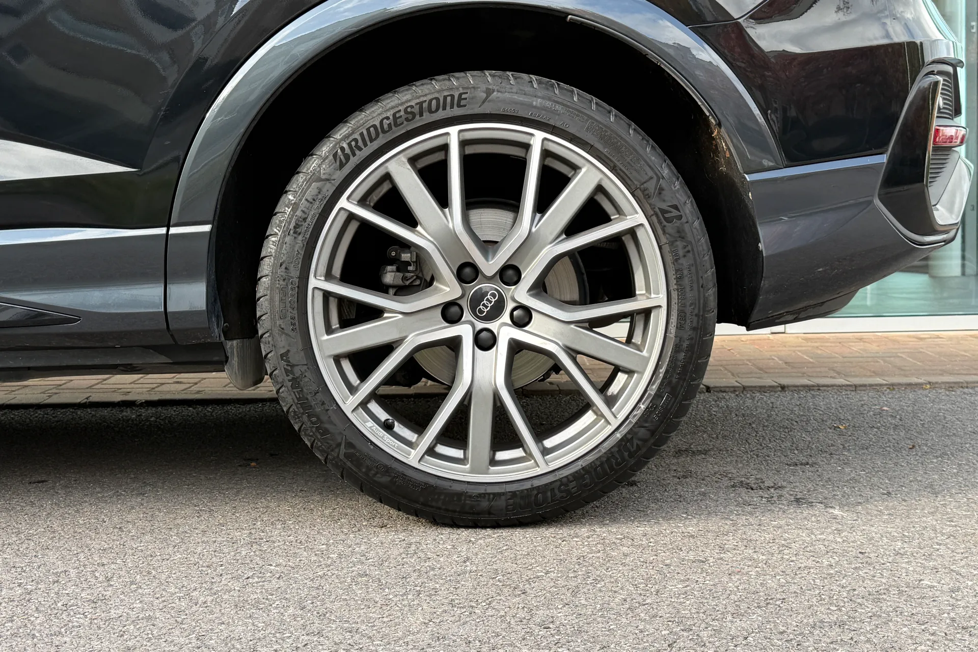 Audi Q3 thumbnail image number 42