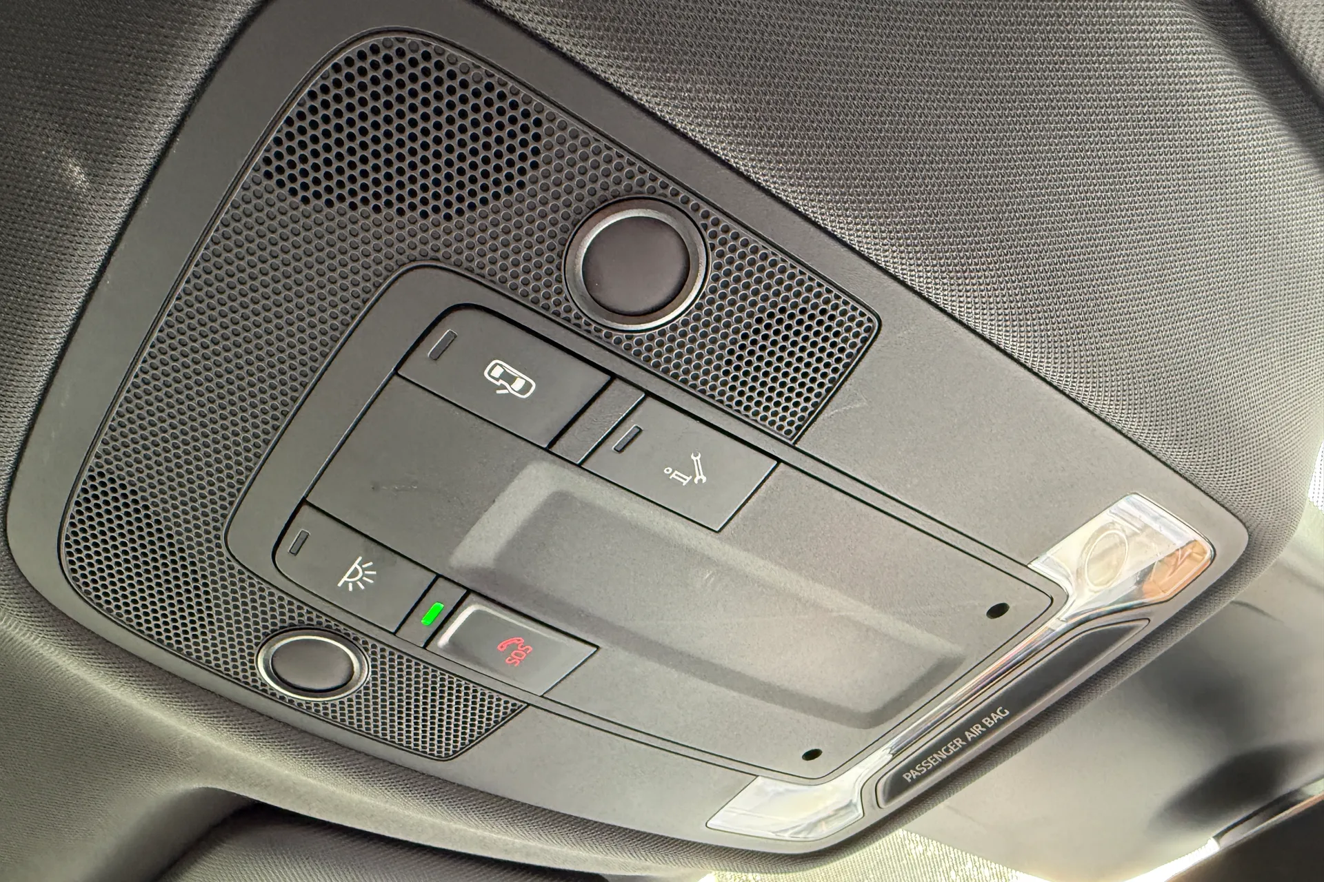Audi Q3 thumbnail image number 19