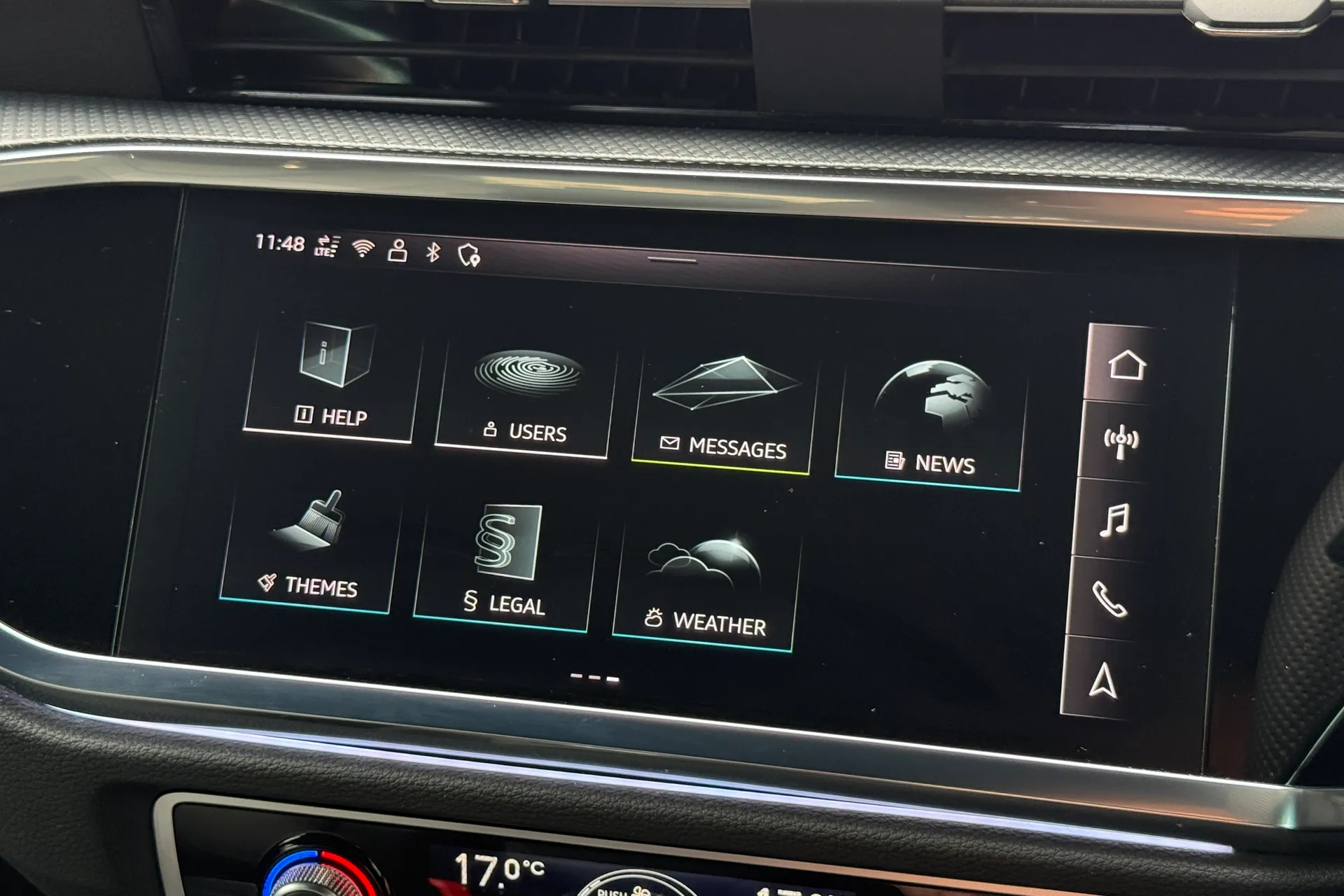 Audi Q3 thumbnail image number 13