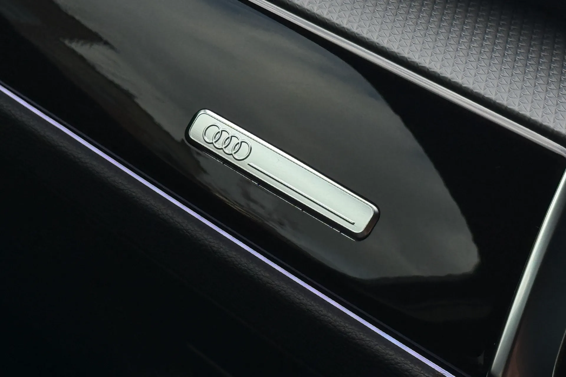 Audi Q3 thumbnail image number 17