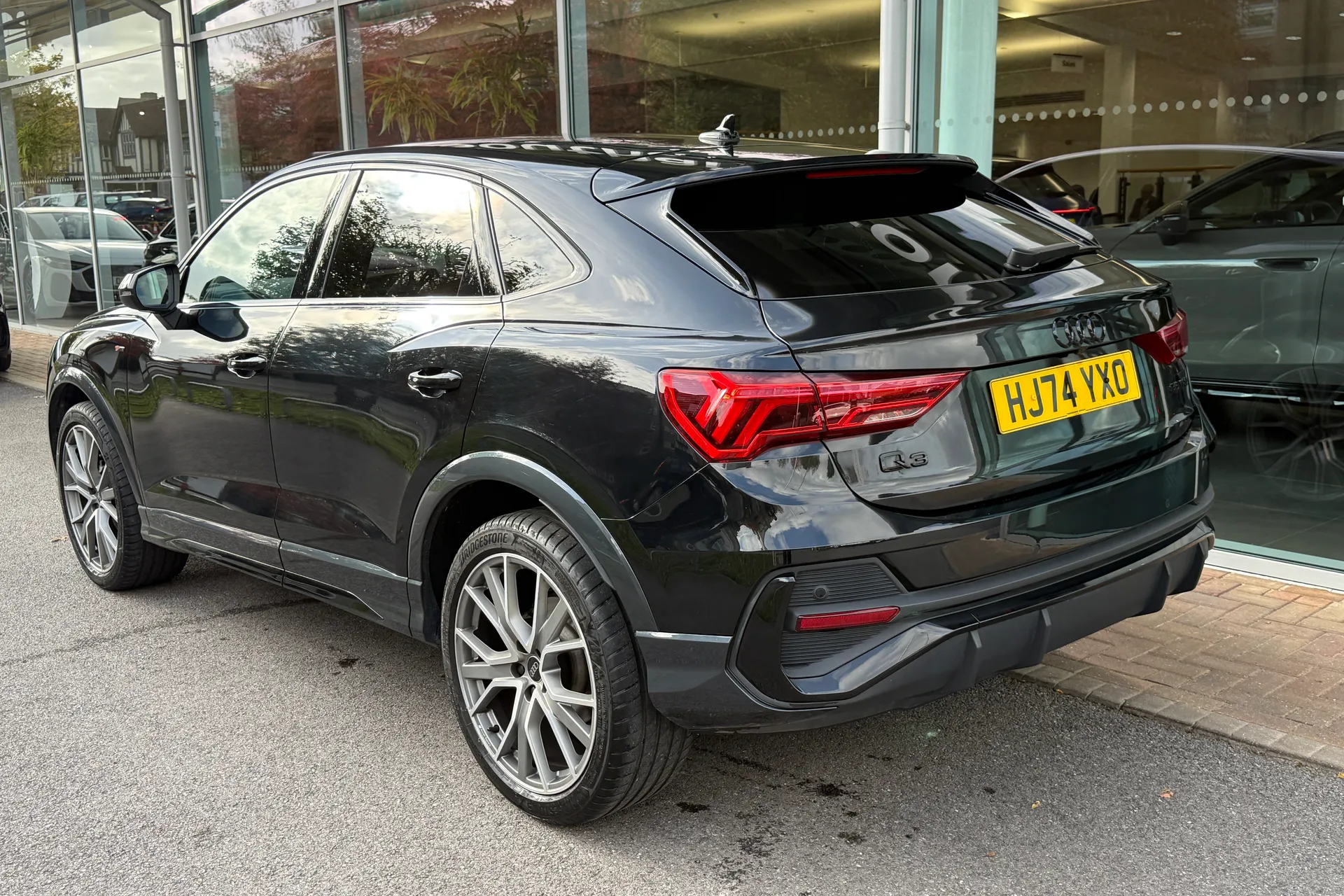 Audi Q3 thumbnail image number 39