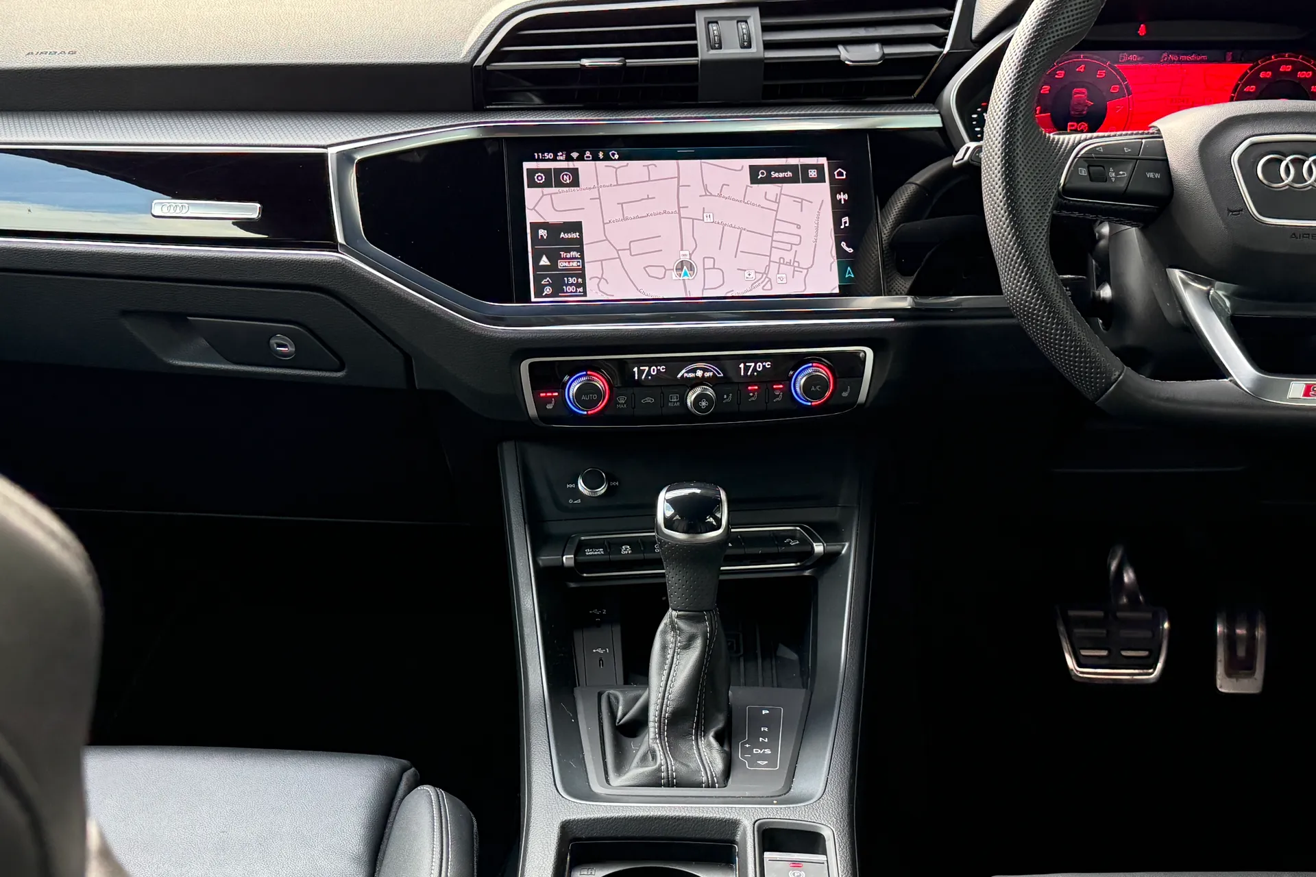 Audi Q3 thumbnail image number 32
