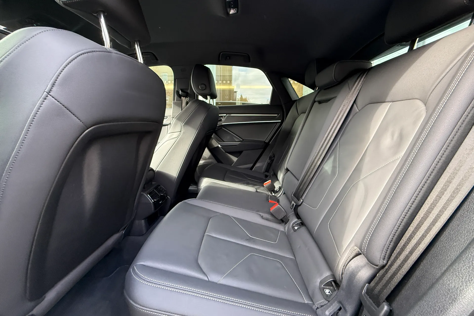 Audi Q3 thumbnail image number 43