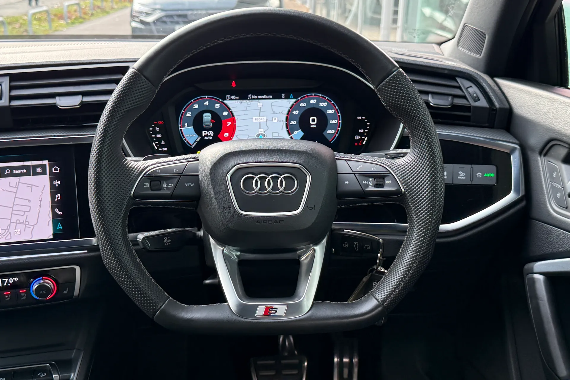 Audi Q3 thumbnail image number 33