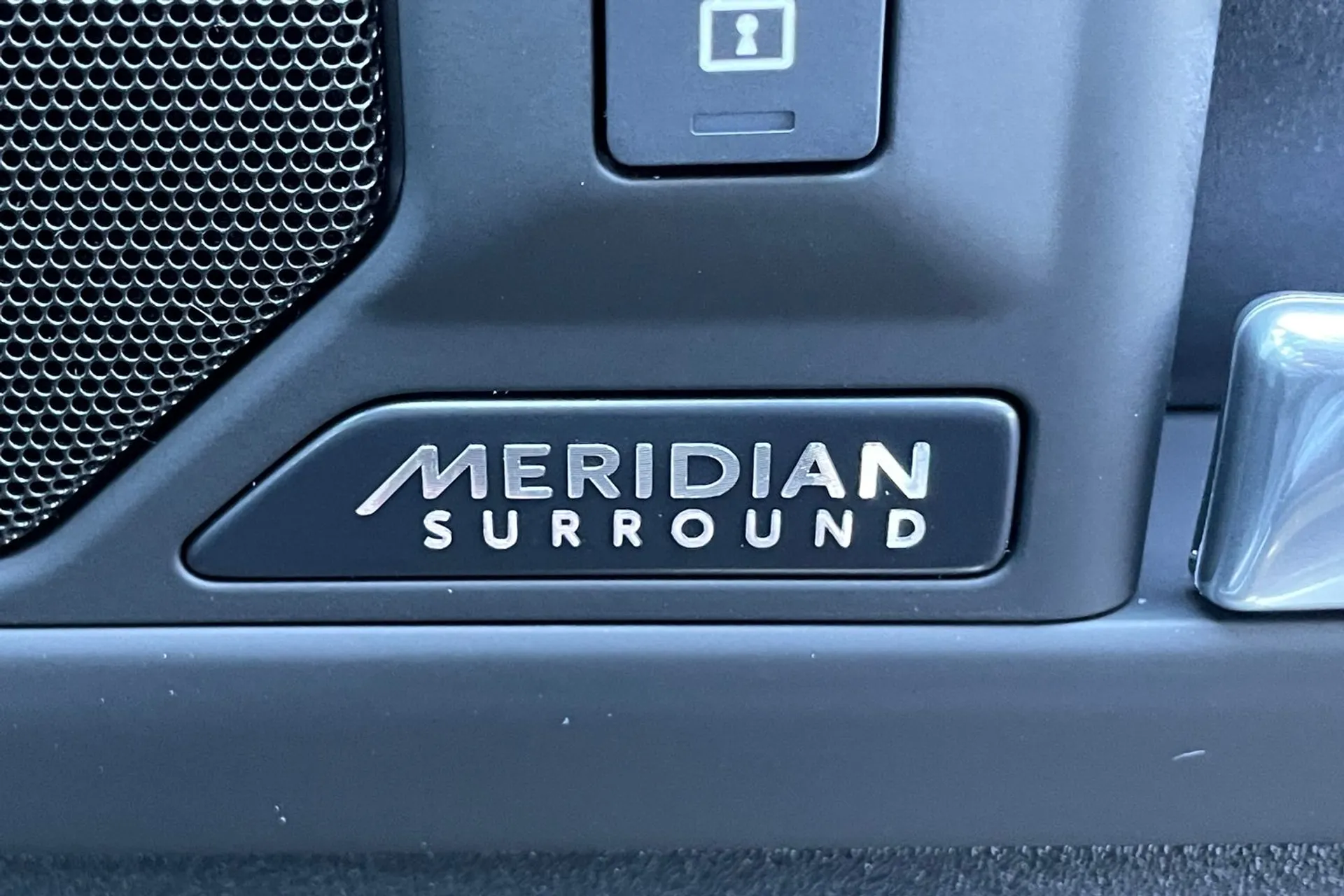 LAND ROVER DEFENDER thumbnail image number 20