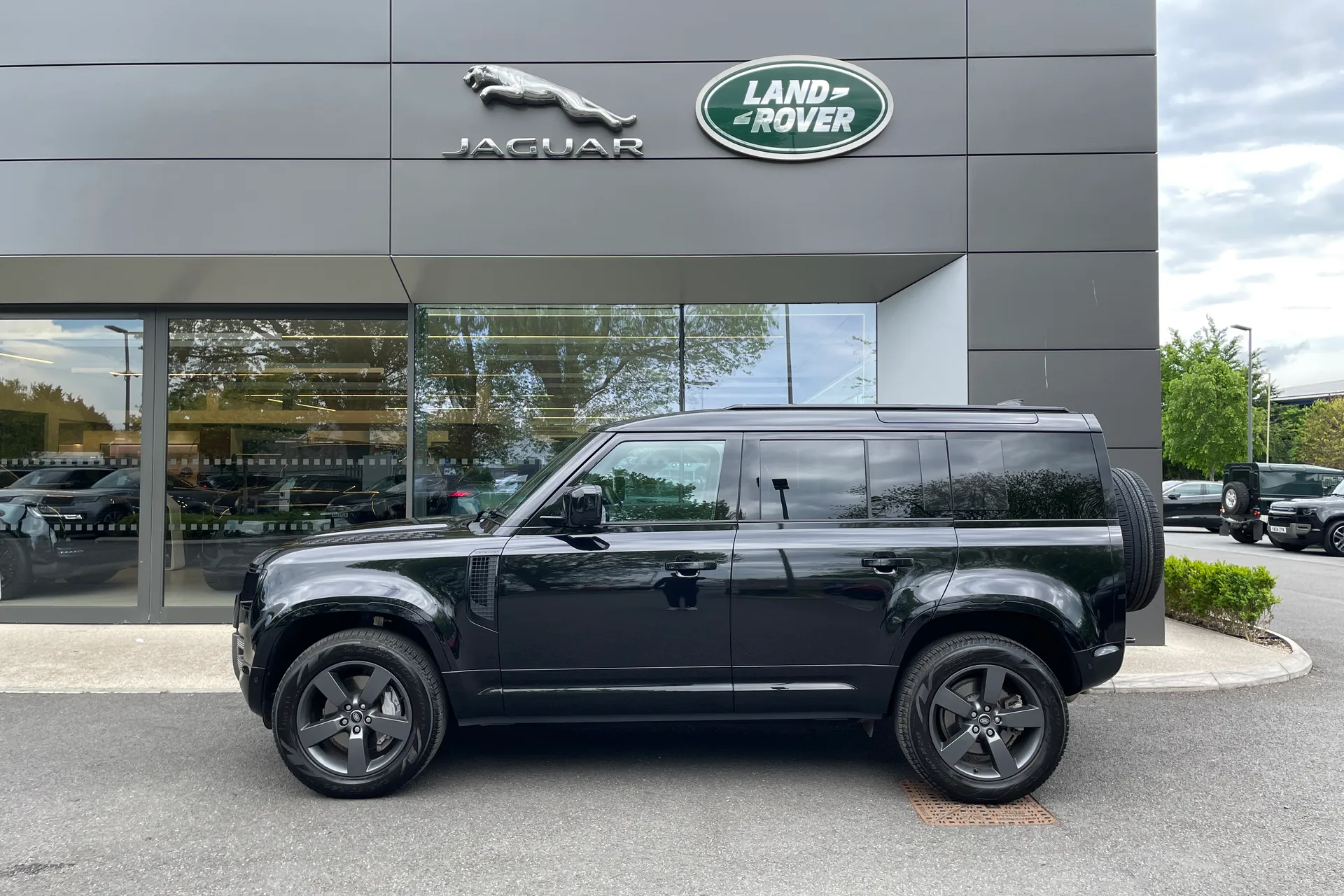 LAND ROVER DEFENDER thumbnail image number 25