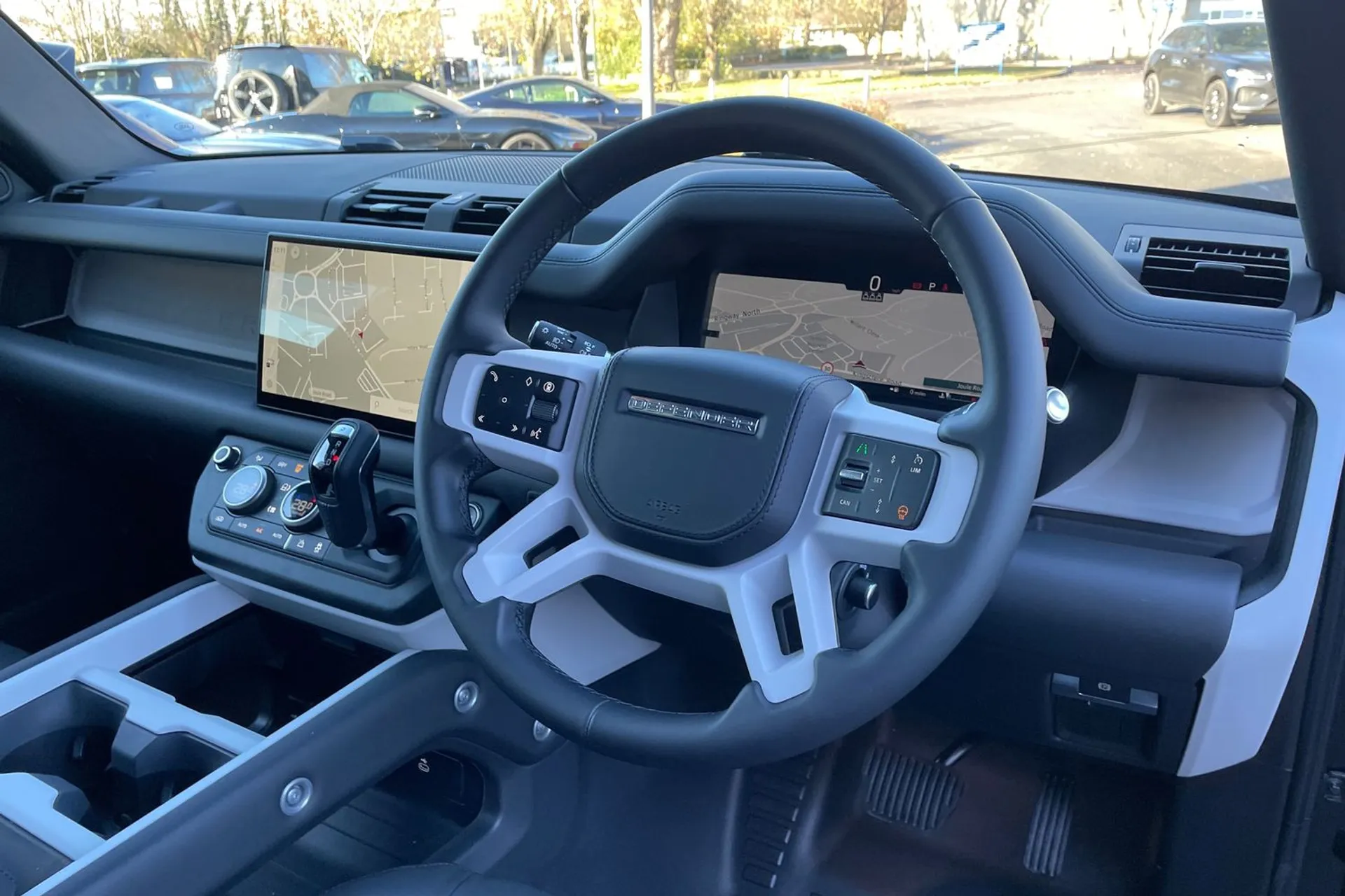 LAND ROVER DEFENDER thumbnail image number 30