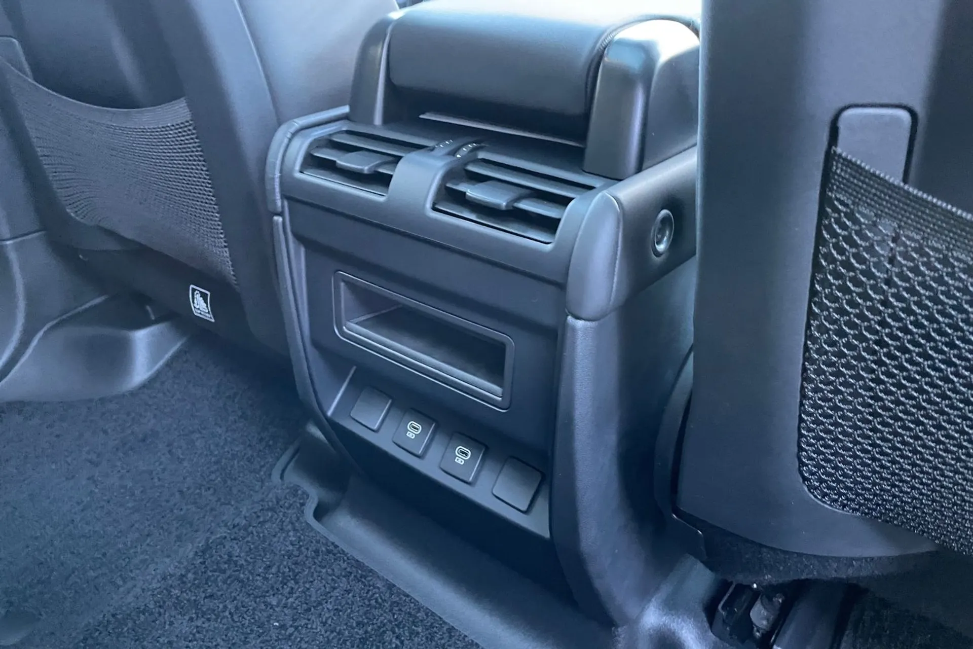 LAND ROVER DEFENDER thumbnail image number 33