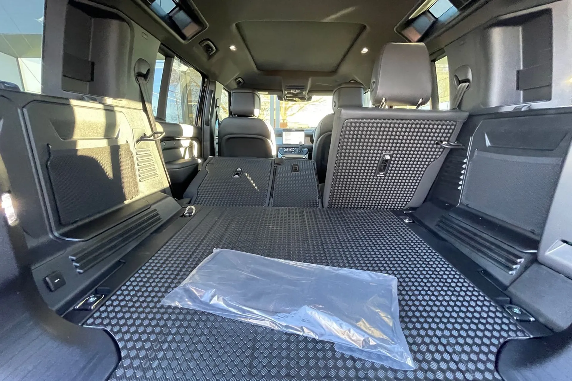 LAND ROVER DEFENDER thumbnail image number 41