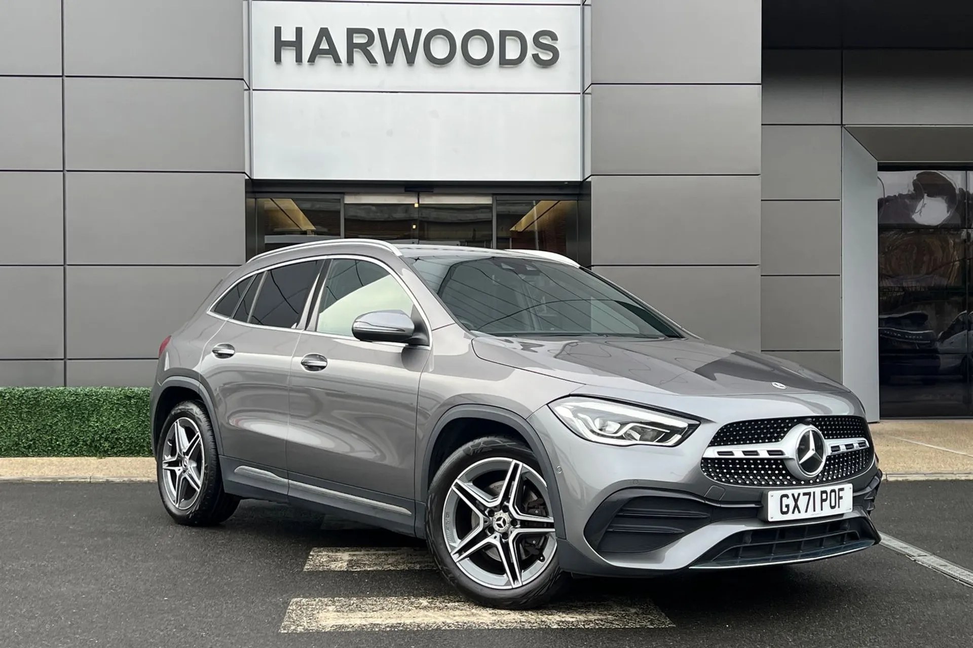 MERCEDES-BENZ GLA focused image