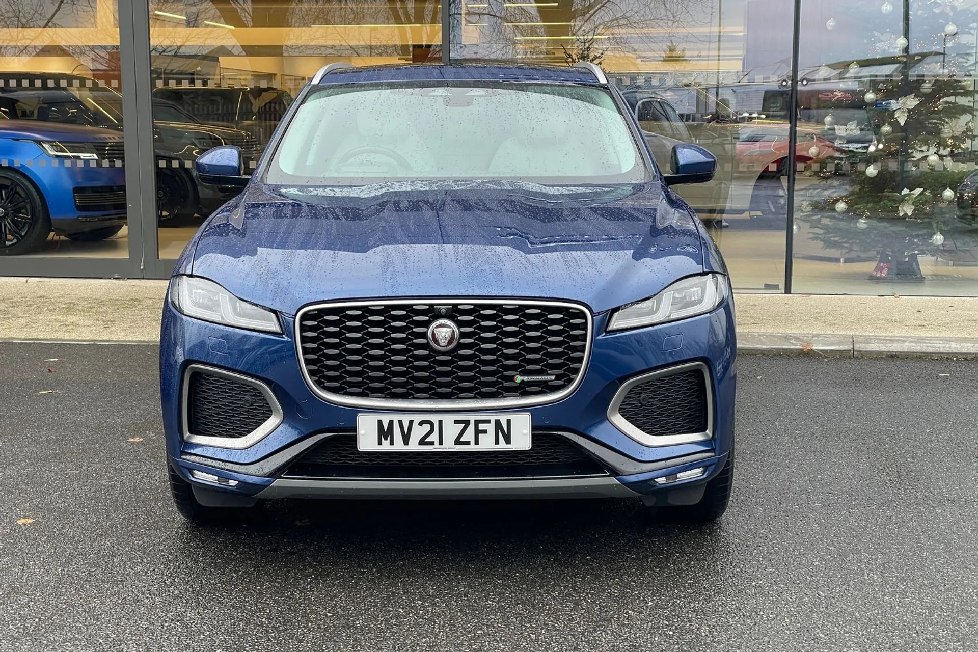 Jaguar F-PACE thumbnail image number 6