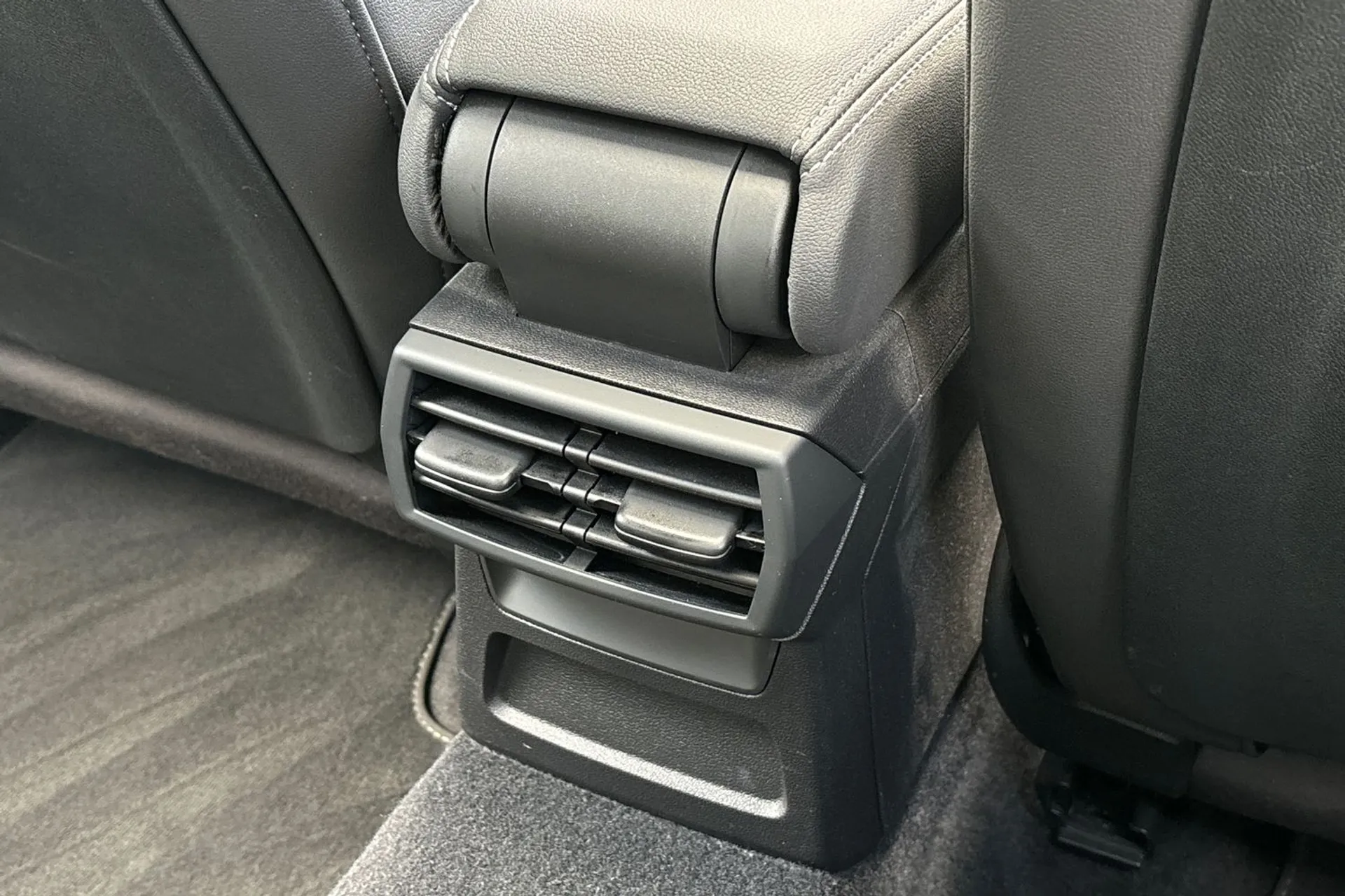 Audi A3 thumbnail image number 47