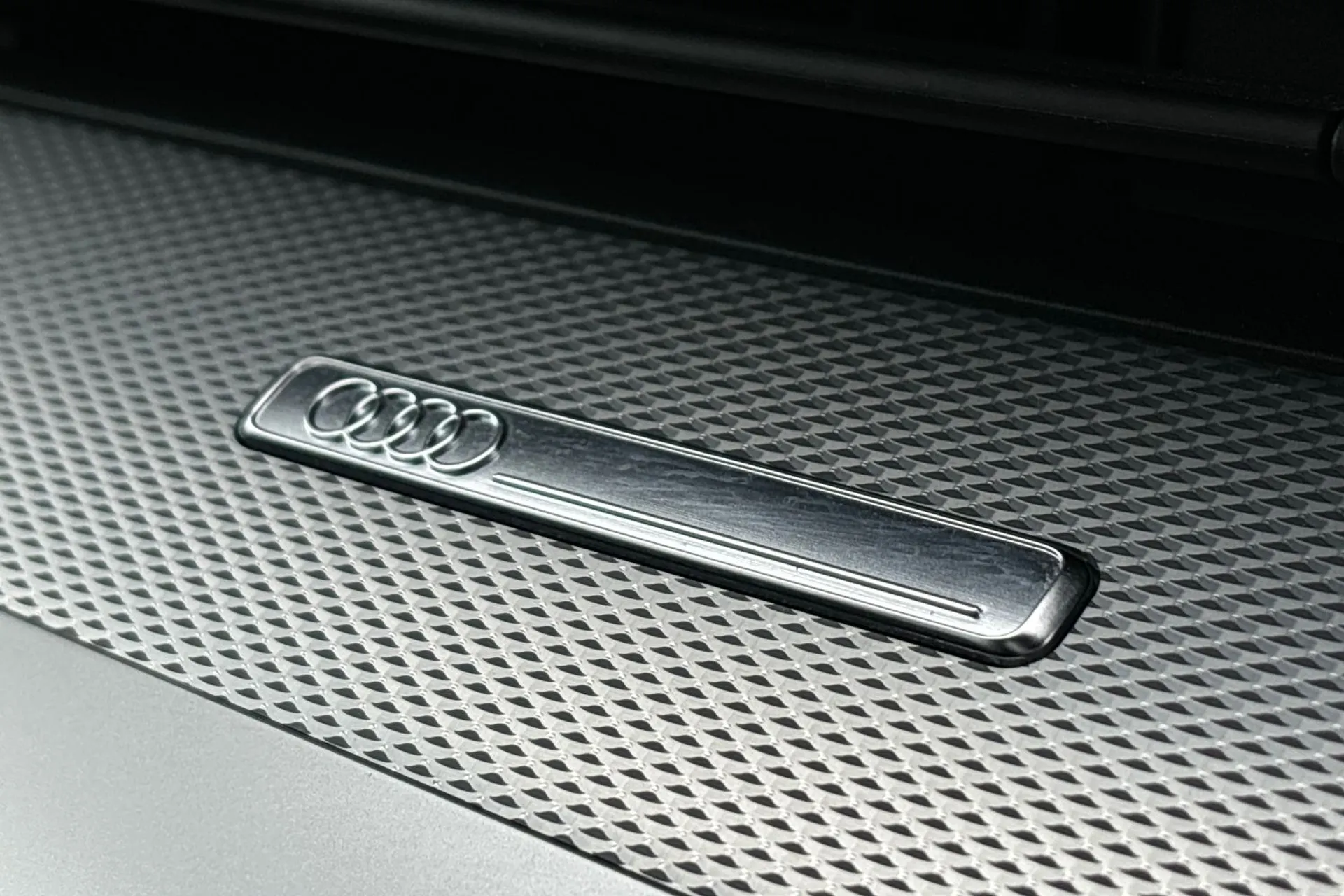 Audi A3 thumbnail image number 46