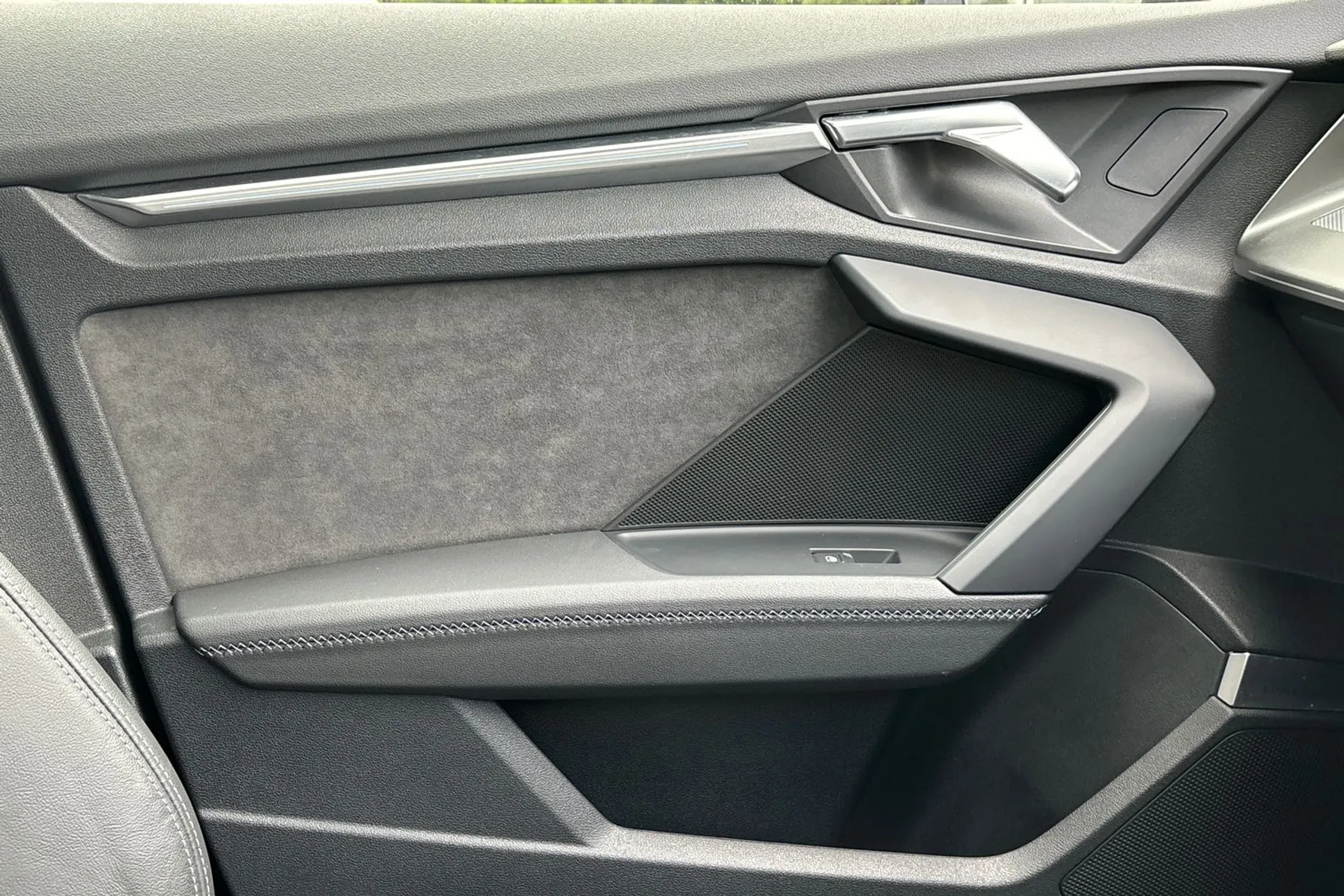 Audi A3 thumbnail image number 40
