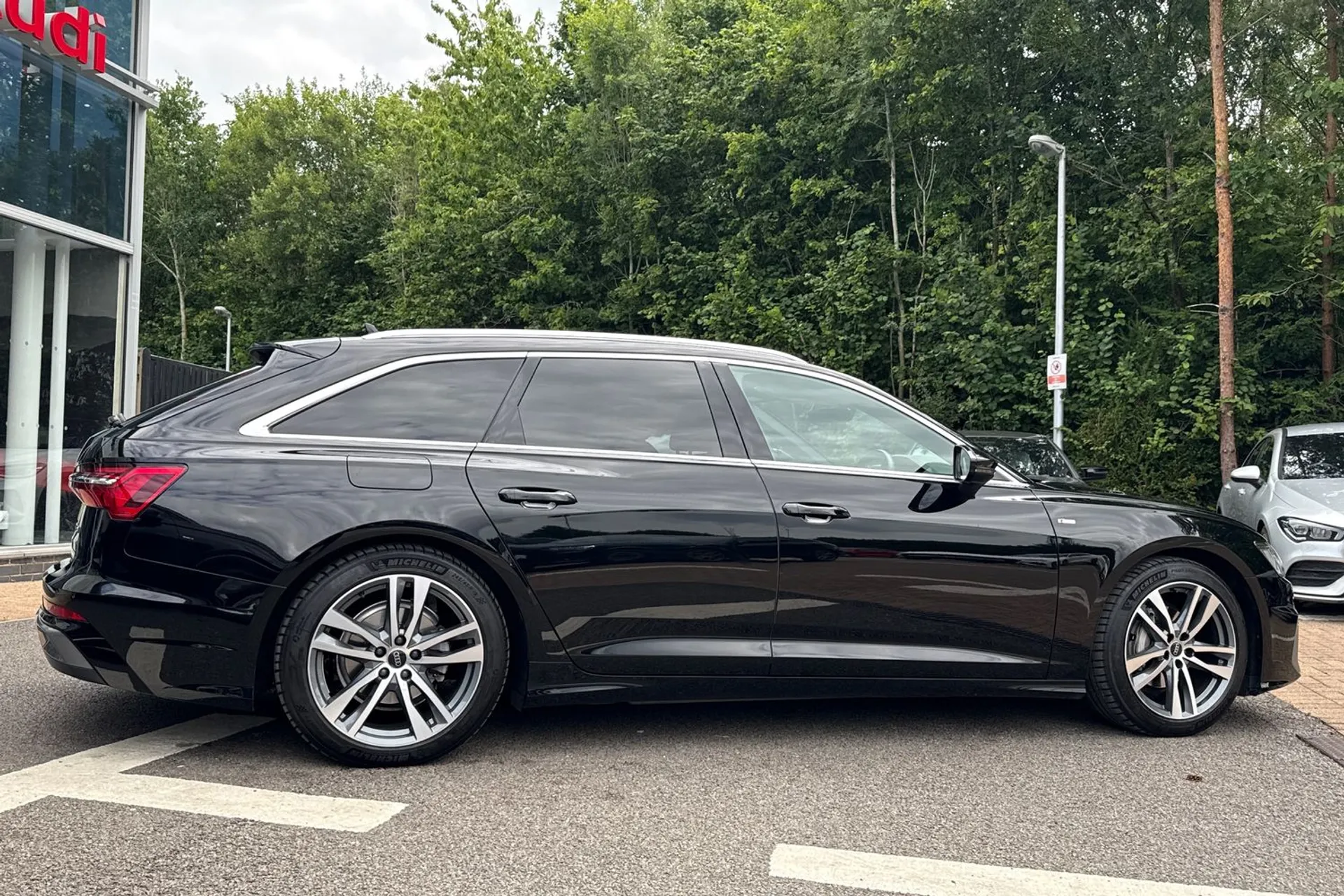 Audi A6 thumbnail image number 2
