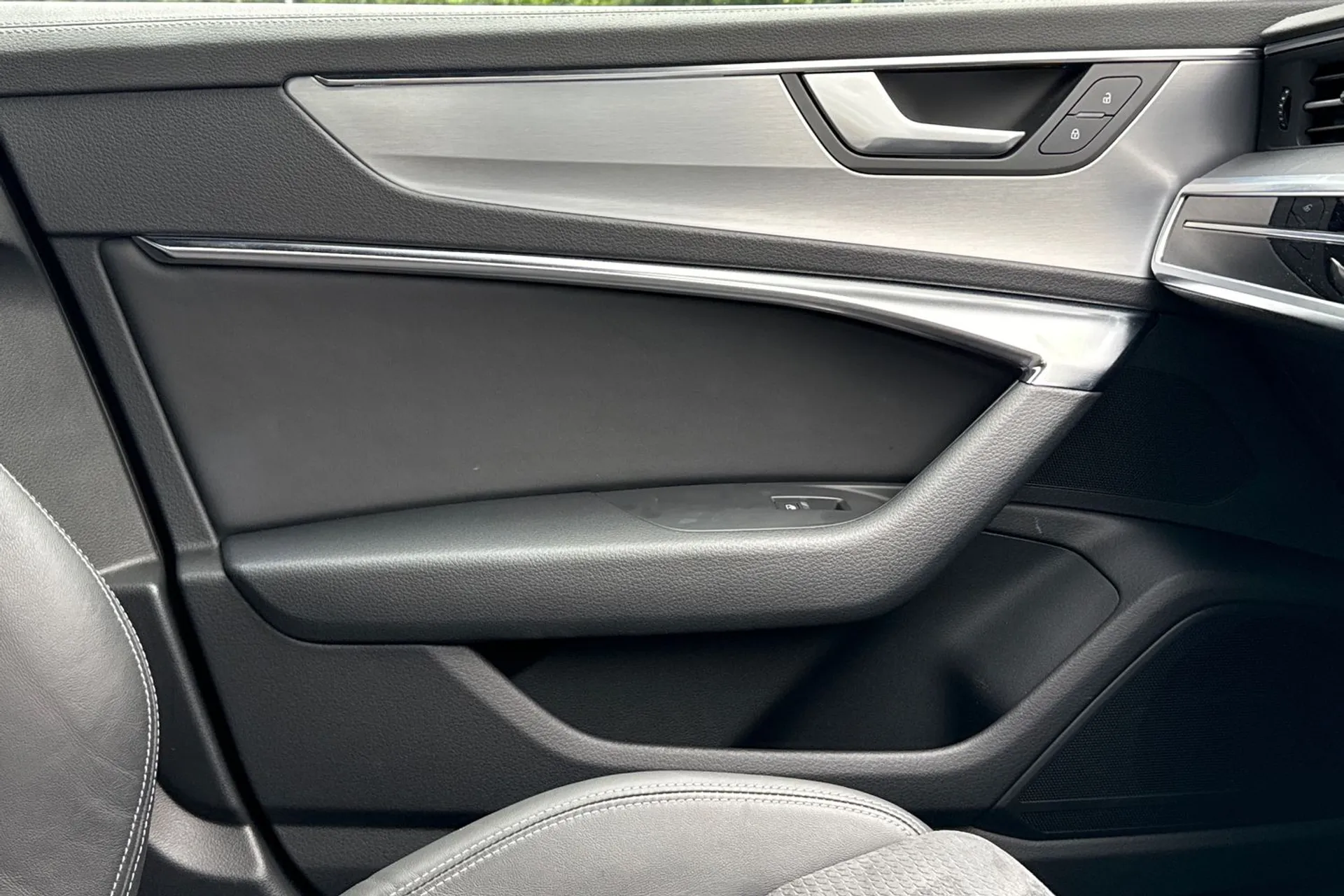 Audi A6 thumbnail image number 39