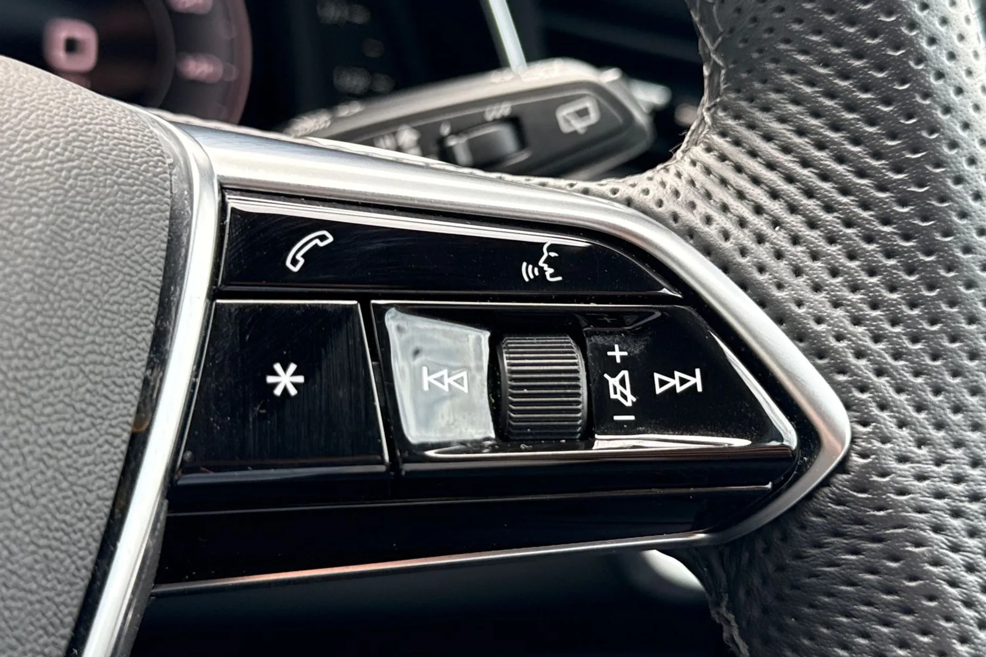 Audi A6 thumbnail image number 37