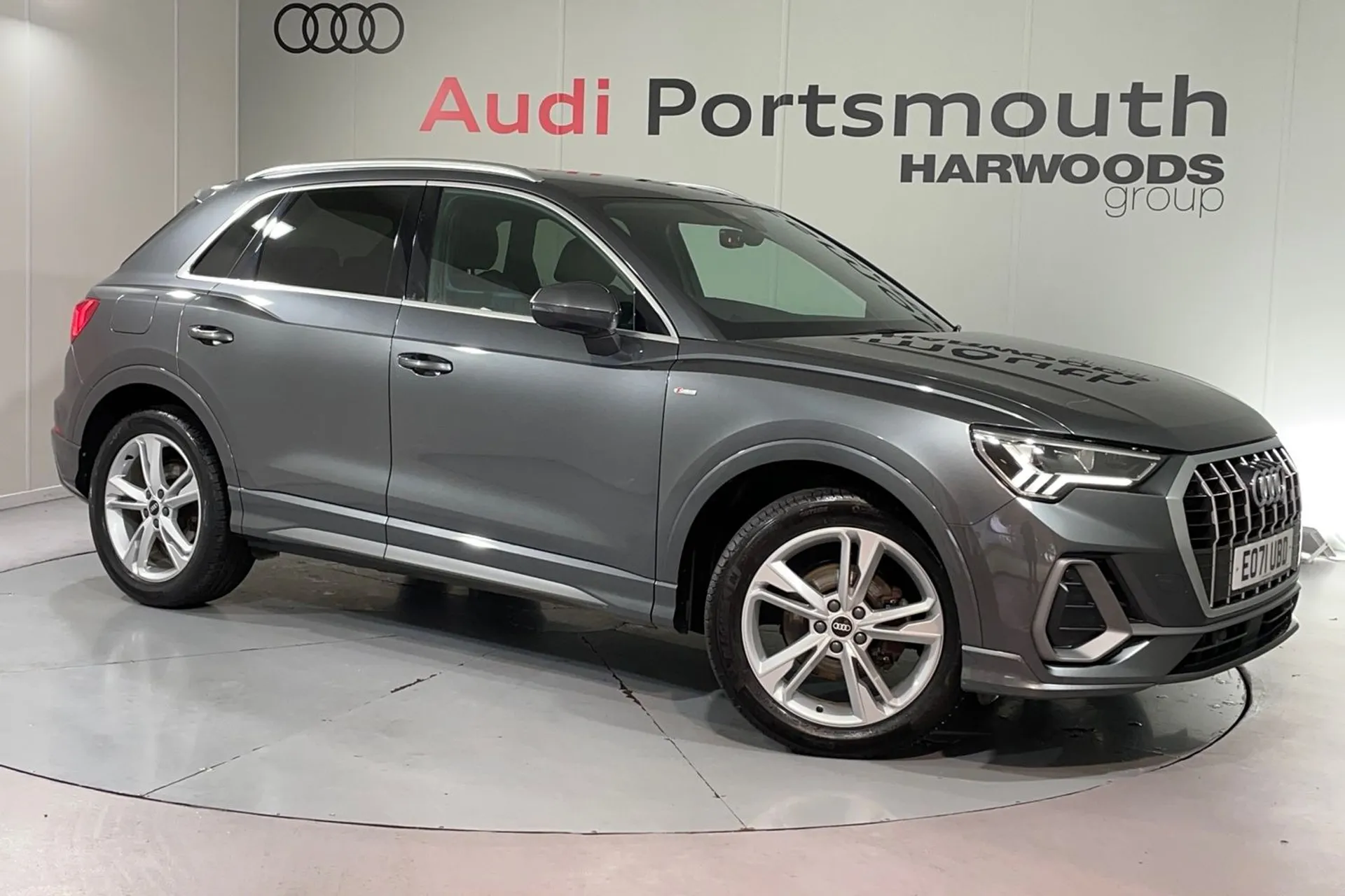 Audi Q3 focused image