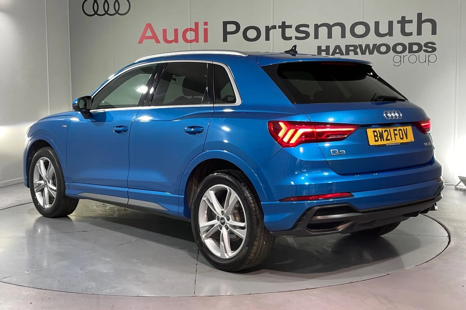 Audi Q3 thumbnail image number 9