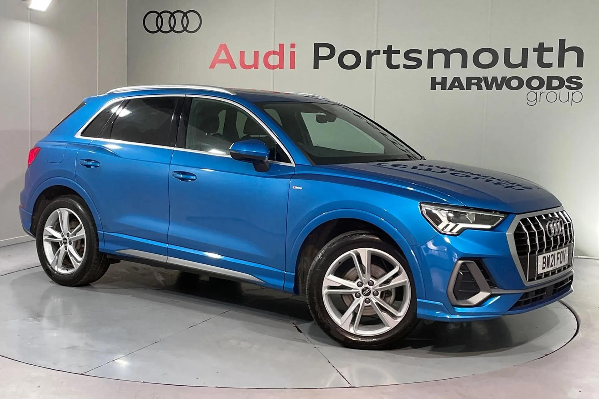 Audi Q3 focused image