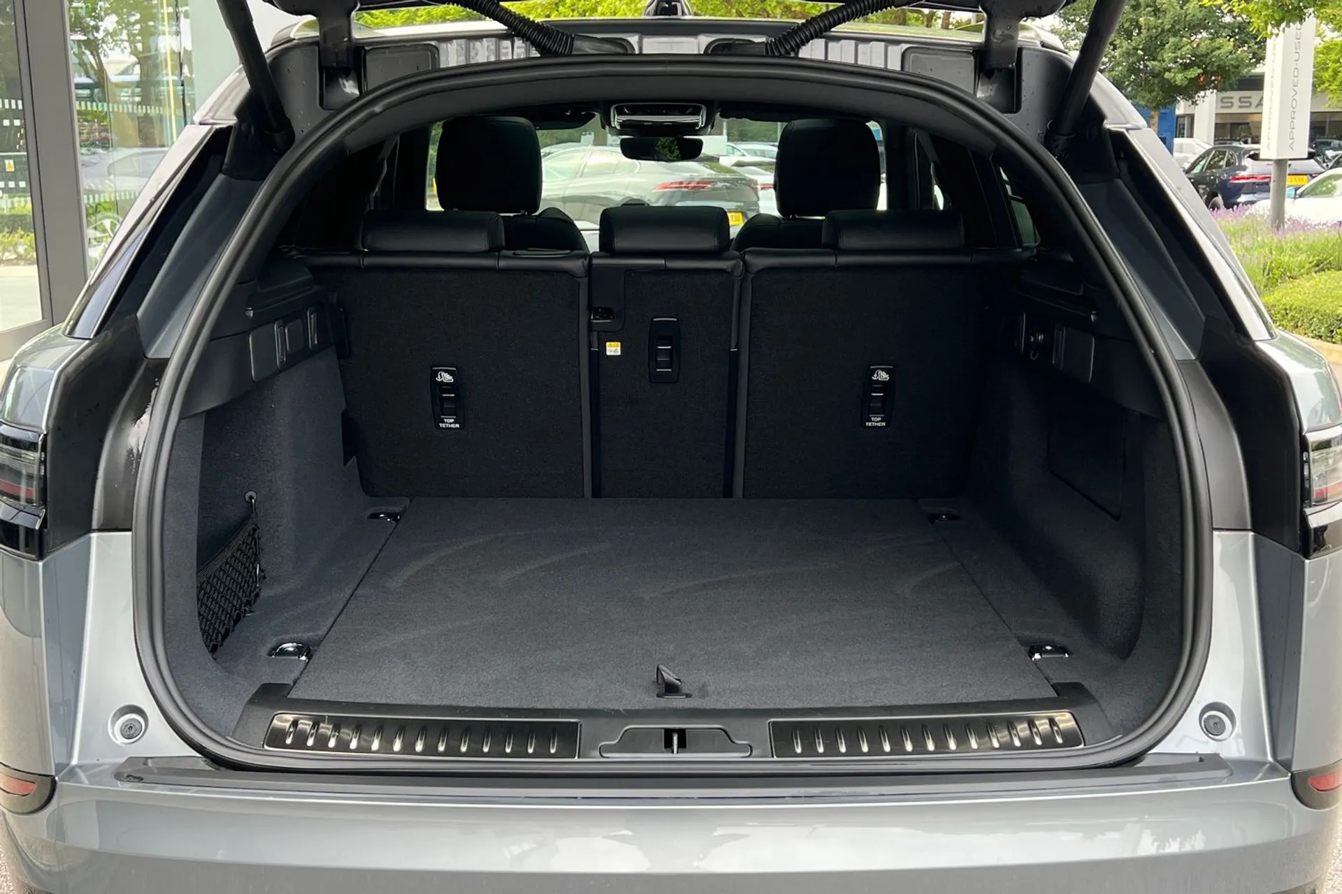 LAND ROVER RANGE ROVER VELAR thumbnail image number 35