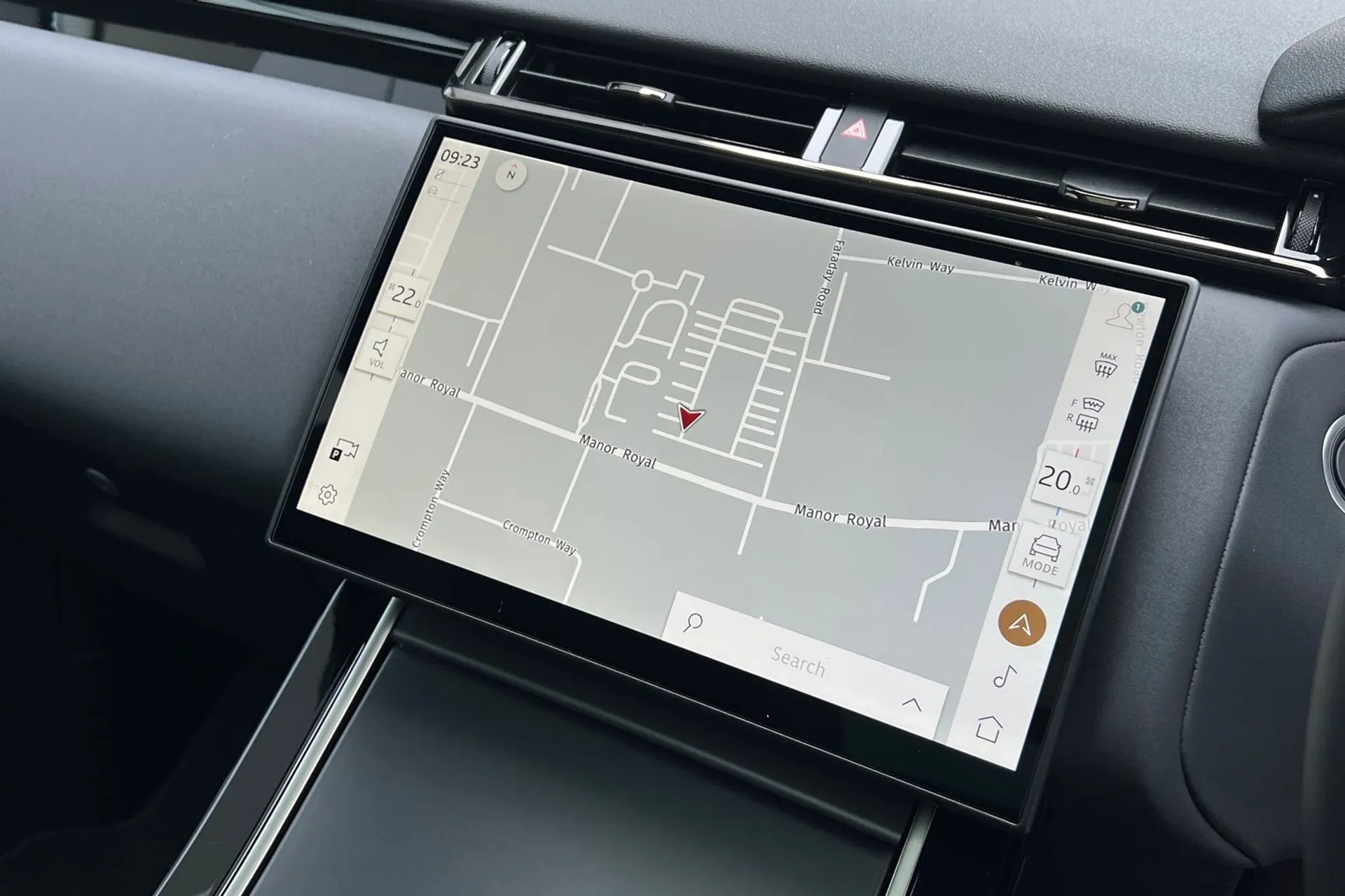 LAND ROVER RANGE ROVER VELAR thumbnail image number 4