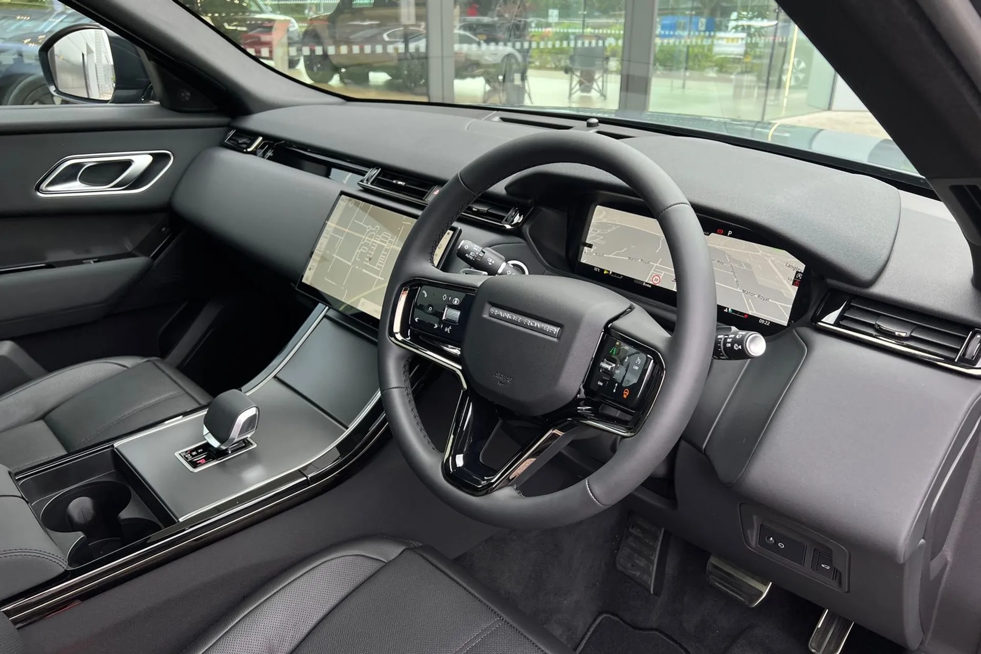 LAND ROVER RANGE ROVER VELAR thumbnail image number 44