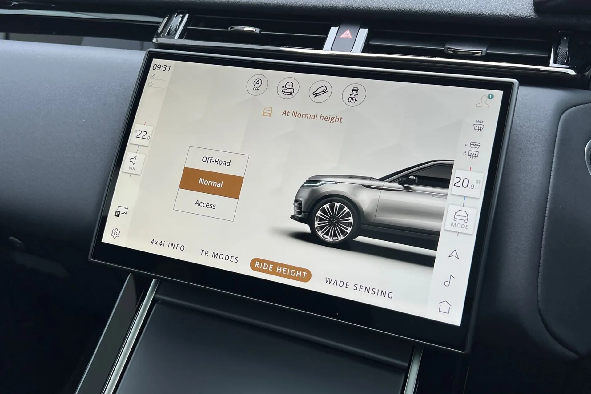 LAND ROVER RANGE ROVER VELAR thumbnail image number 61