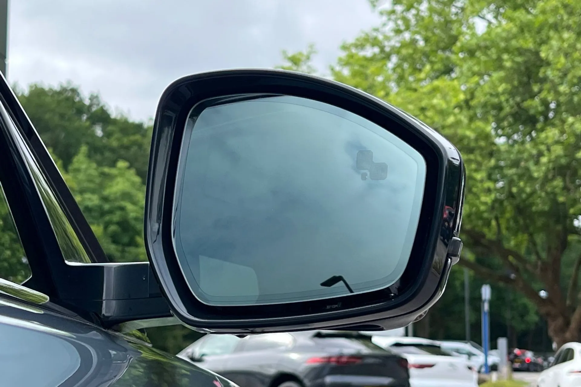 LAND ROVER RANGE ROVER VELAR thumbnail image number 13