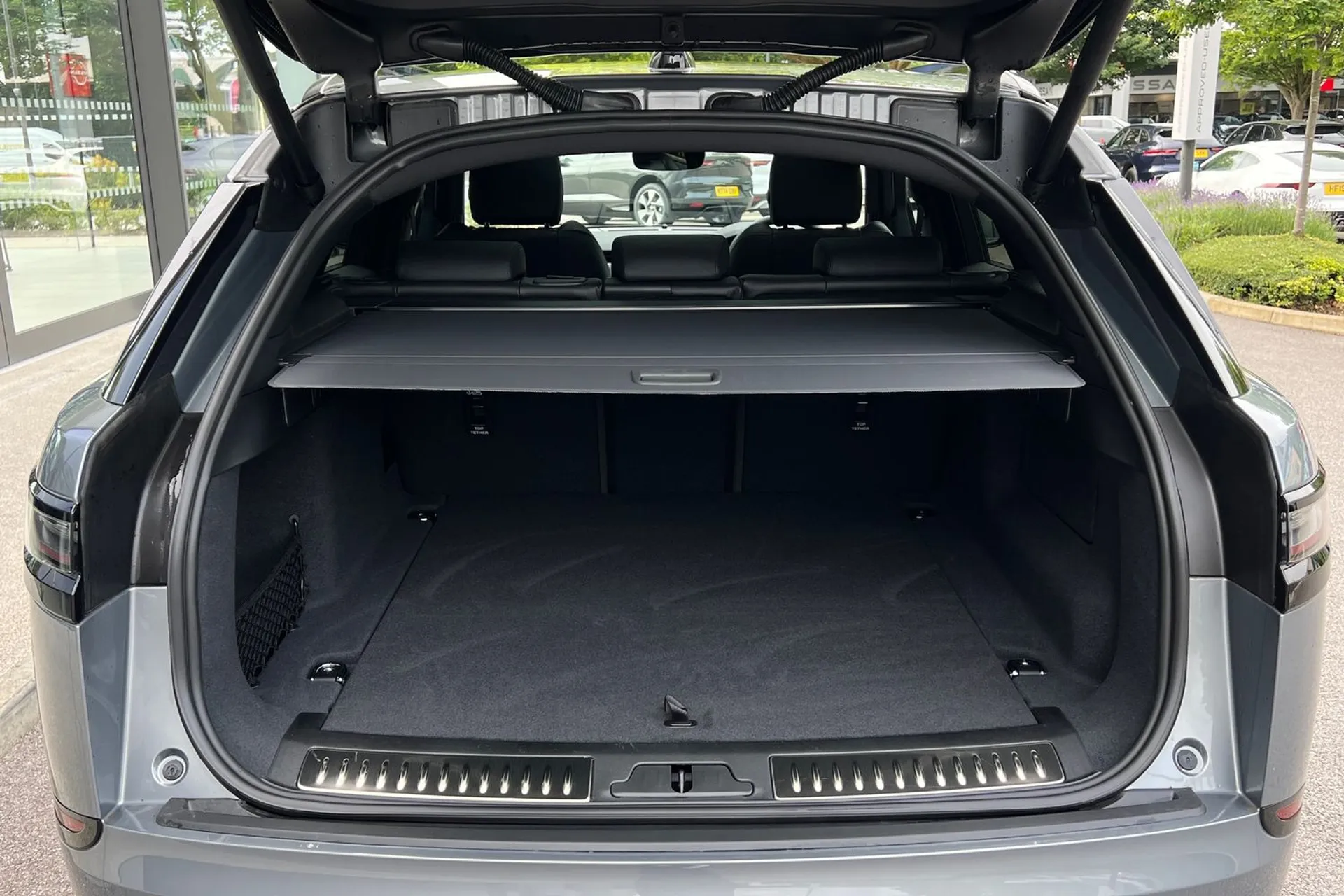 LAND ROVER RANGE ROVER VELAR thumbnail image number 34