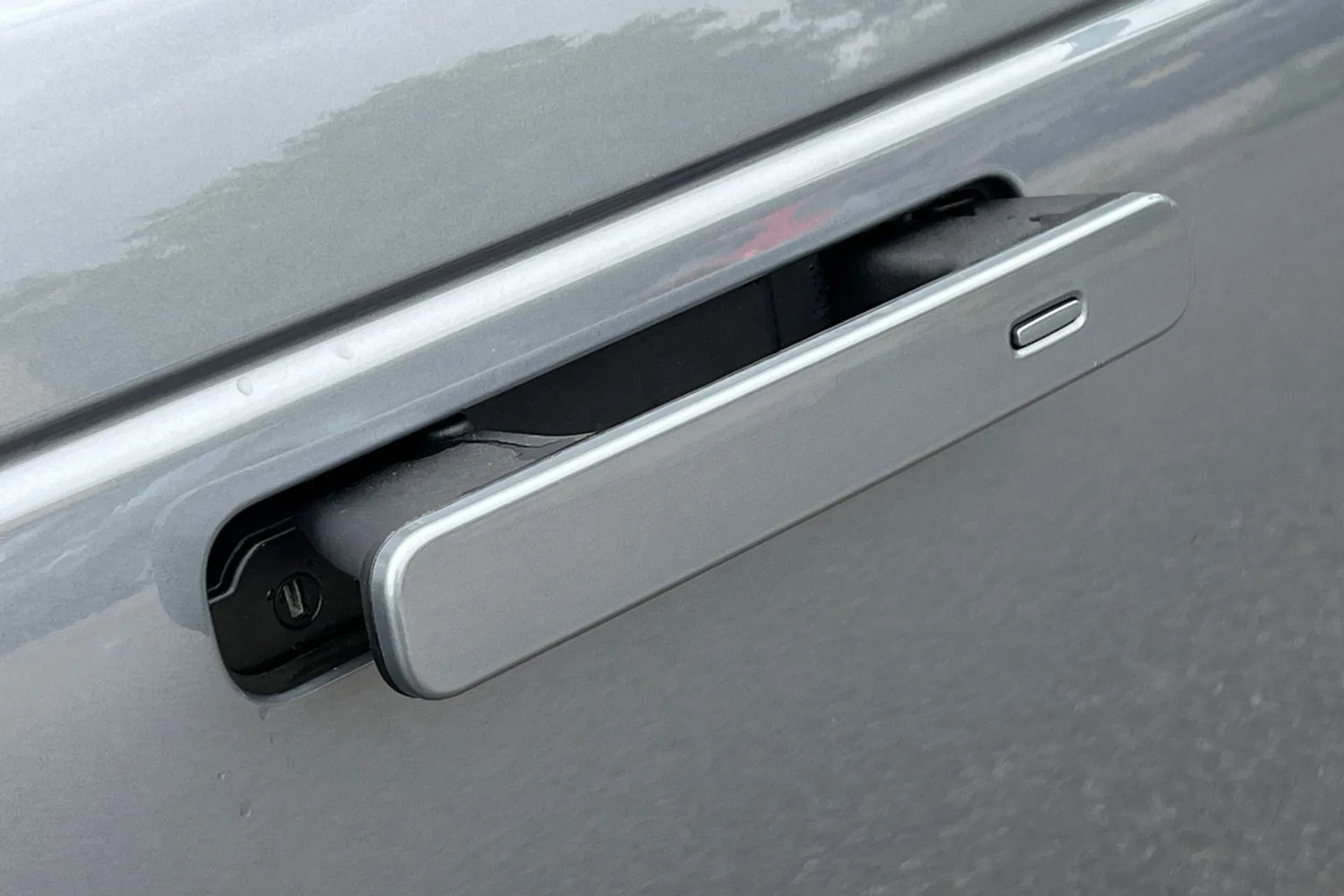 LAND ROVER RANGE ROVER VELAR thumbnail image number 24