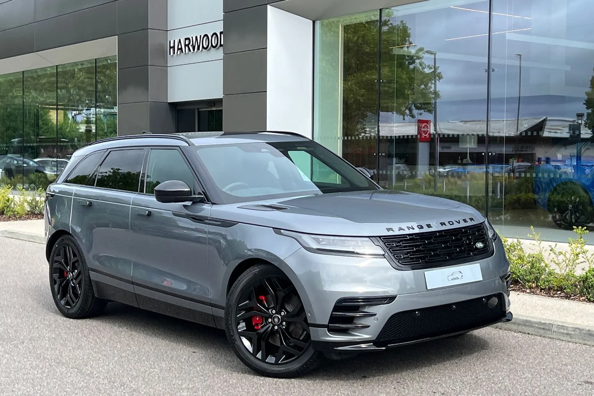 LAND ROVER RANGE ROVER VELAR focused image