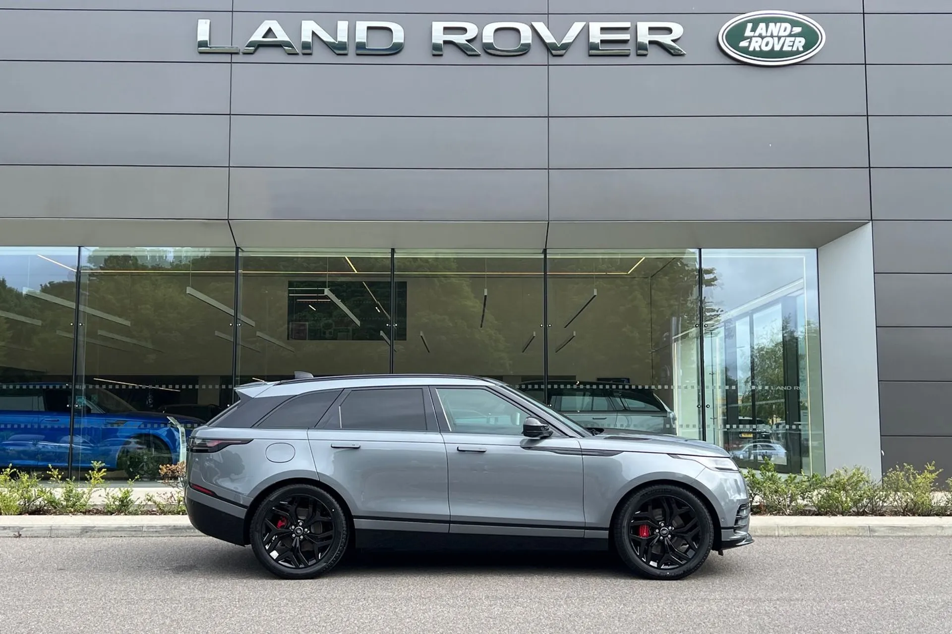 LAND ROVER RANGE ROVER VELAR thumbnail image number 2