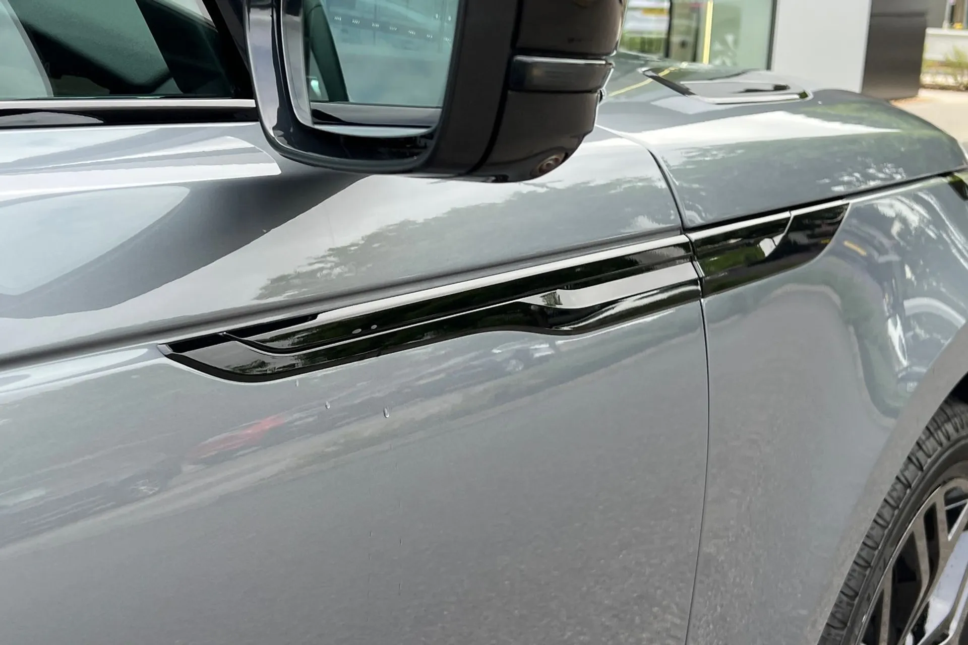 LAND ROVER RANGE ROVER VELAR thumbnail image number 11