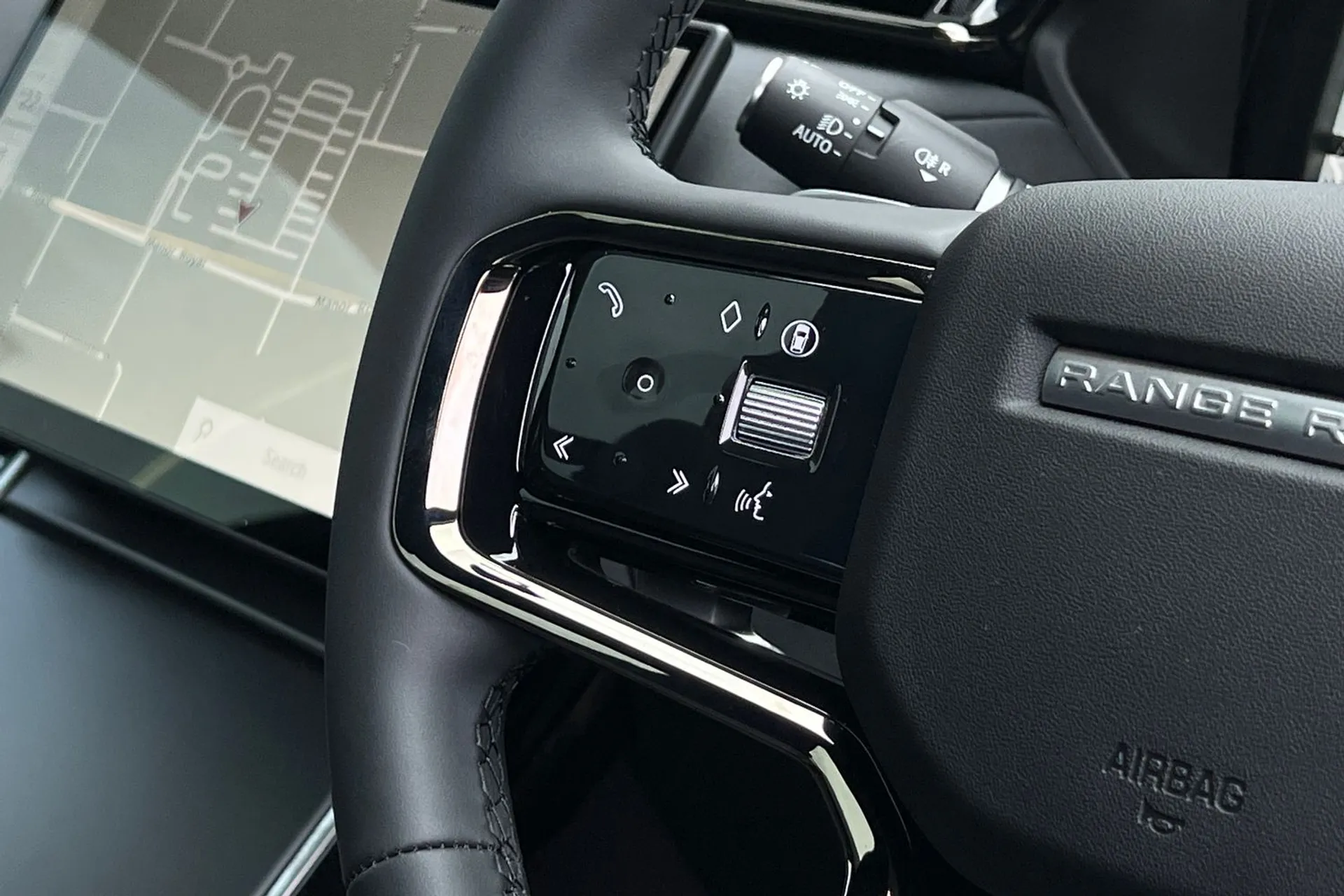 LAND ROVER RANGE ROVER VELAR thumbnail image number 52