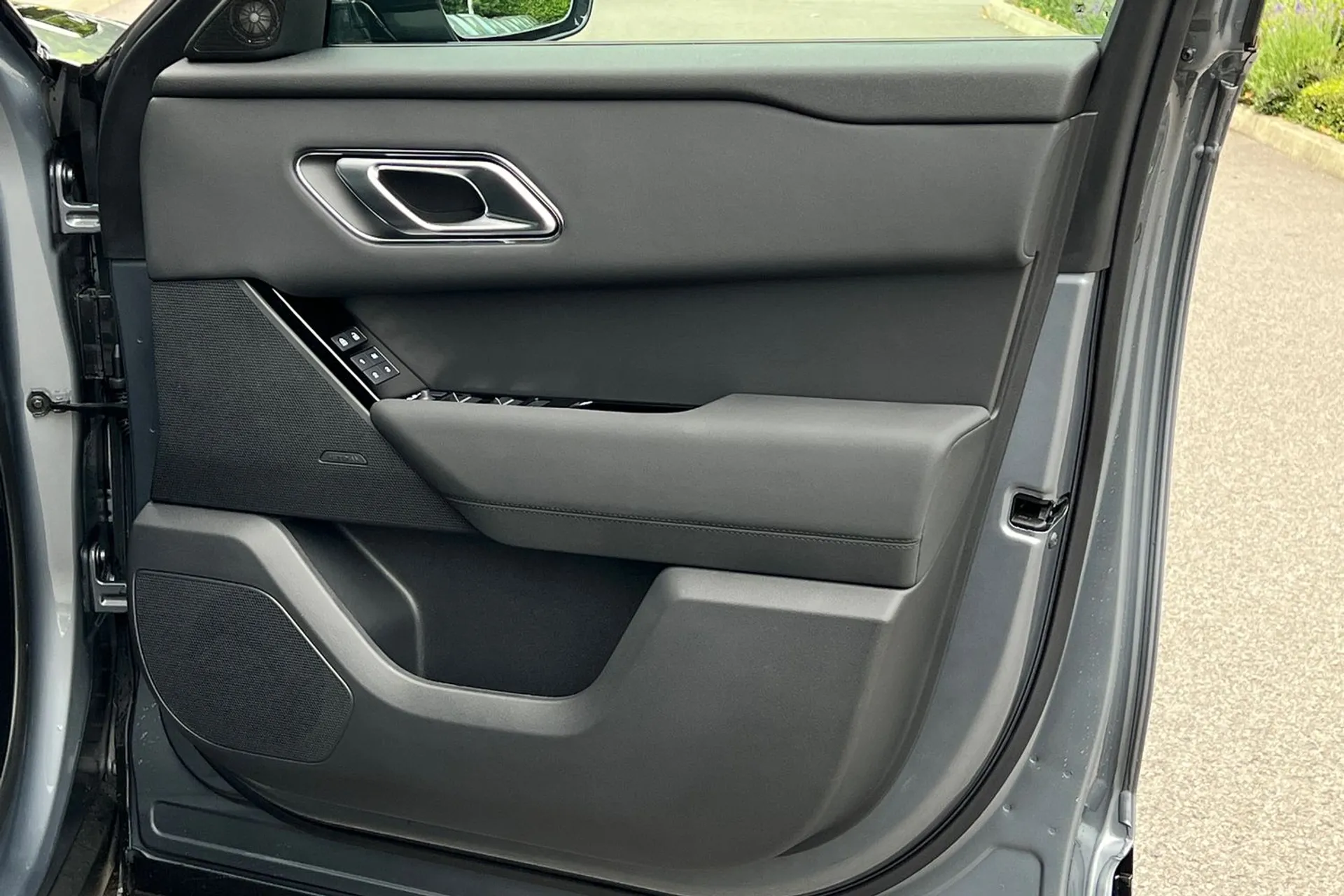 LAND ROVER RANGE ROVER VELAR thumbnail image number 67